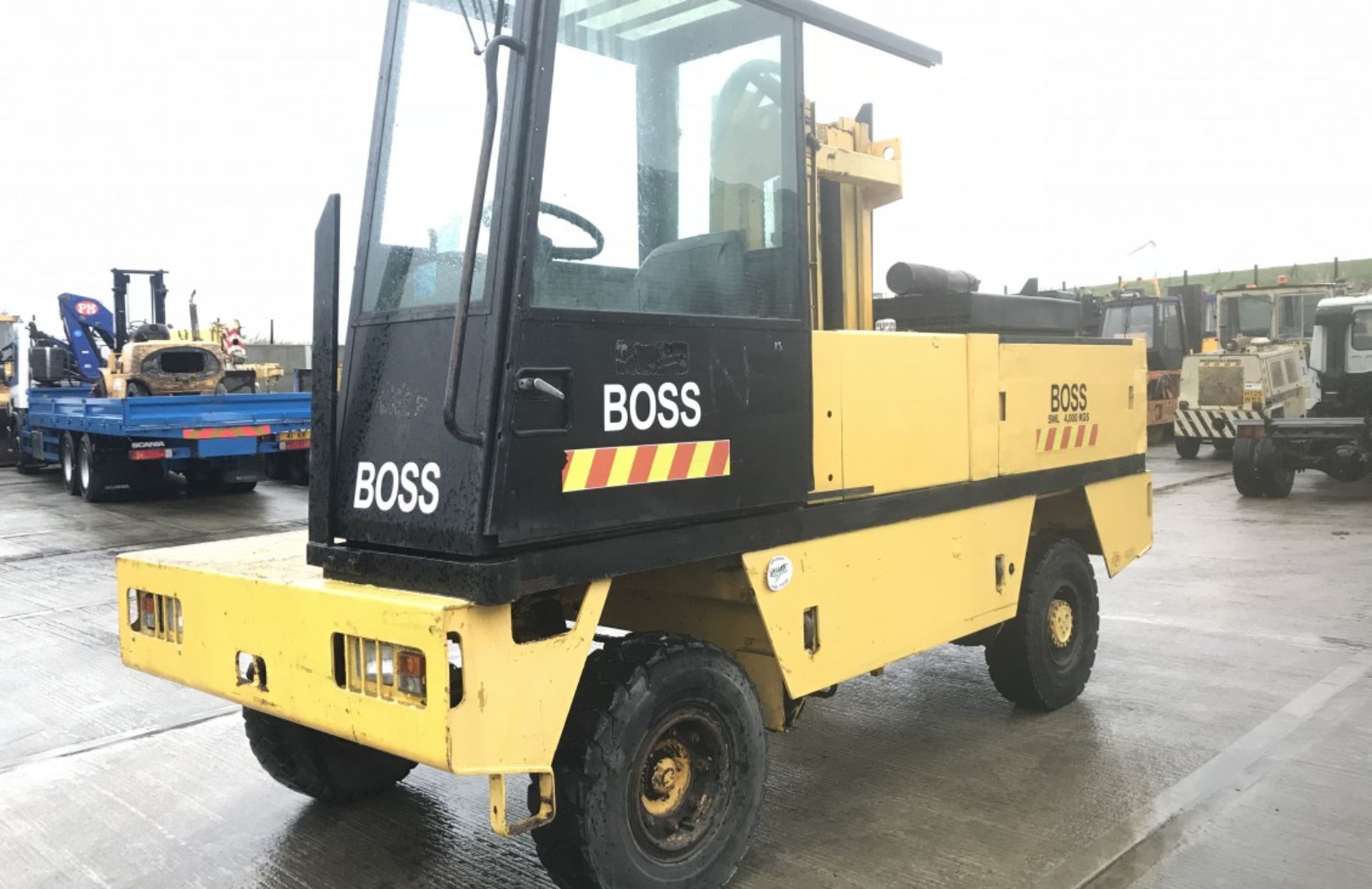 BOSS 546 DIESEL SIDE LOADER FORKLIFT - Image 2 of 10