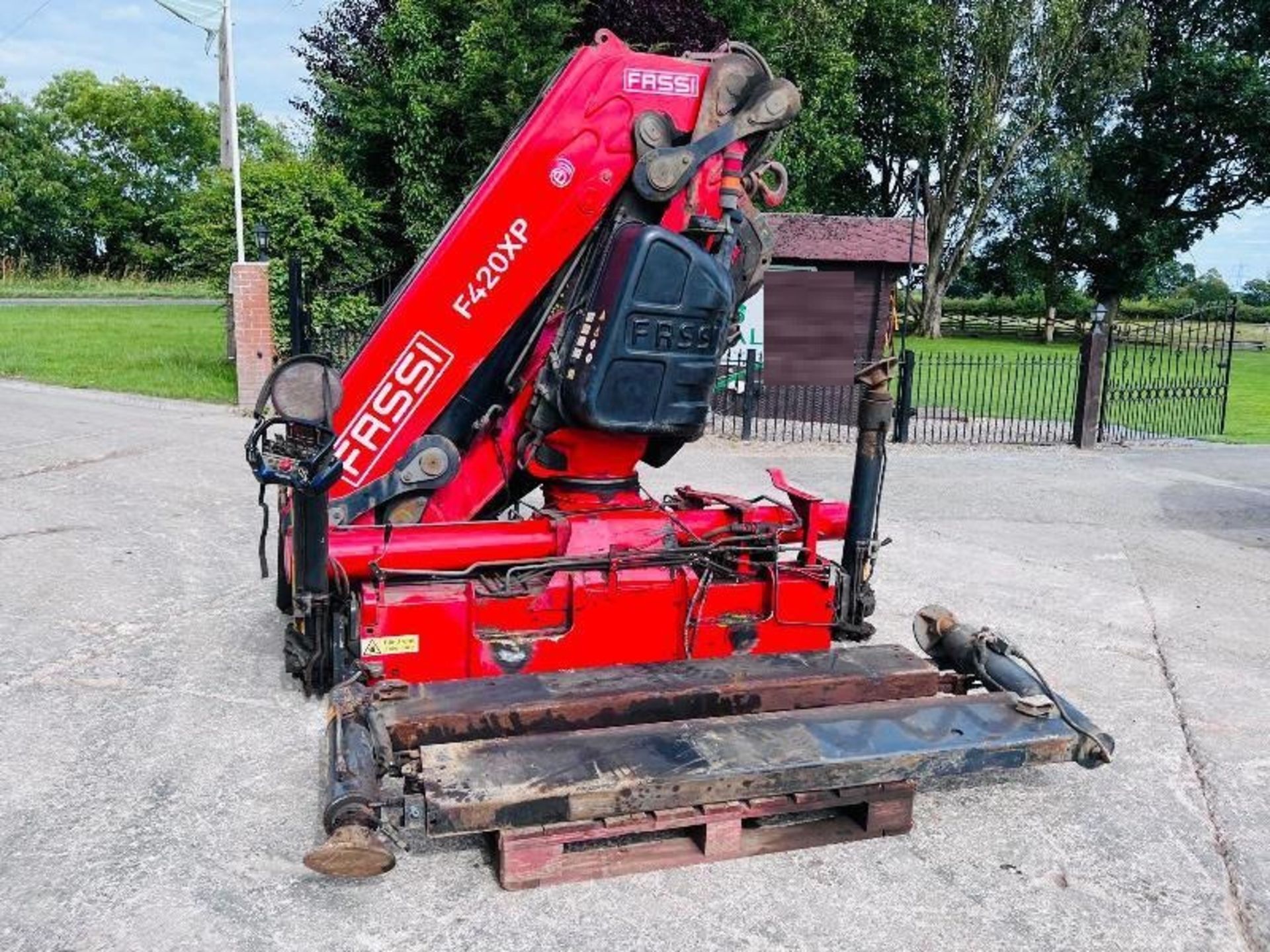 FASSI F420XP REMOTE CONTROL CRANE *YEAR 2008* C/W 4 X HYDRAULIC SUPPORT LEGS - Image 12 of 20