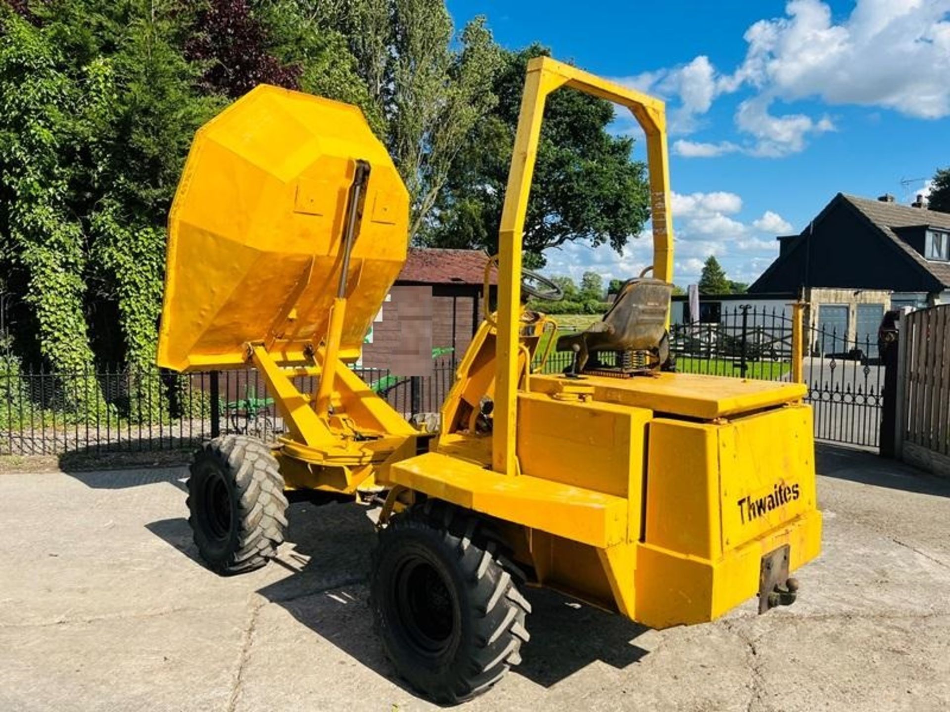 THWAITES 4WD SWIVEL TIP DUMPER C/W ROLE BAR - Image 8 of 15