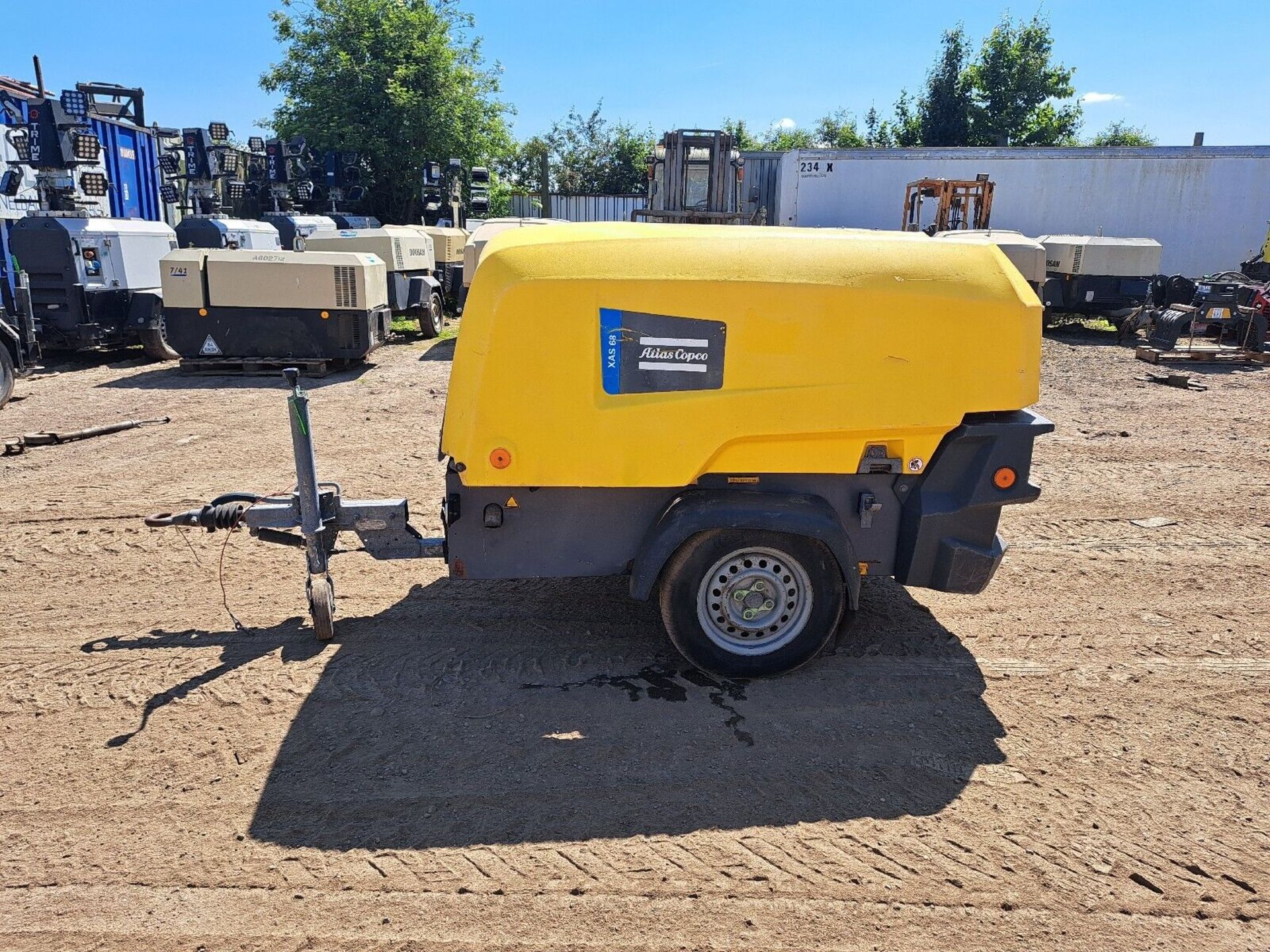 ATLAS COPCO XAS 68 DIESEL ROAD TOW COMPRESSOR LOW HOURS 374 - Image 2 of 9