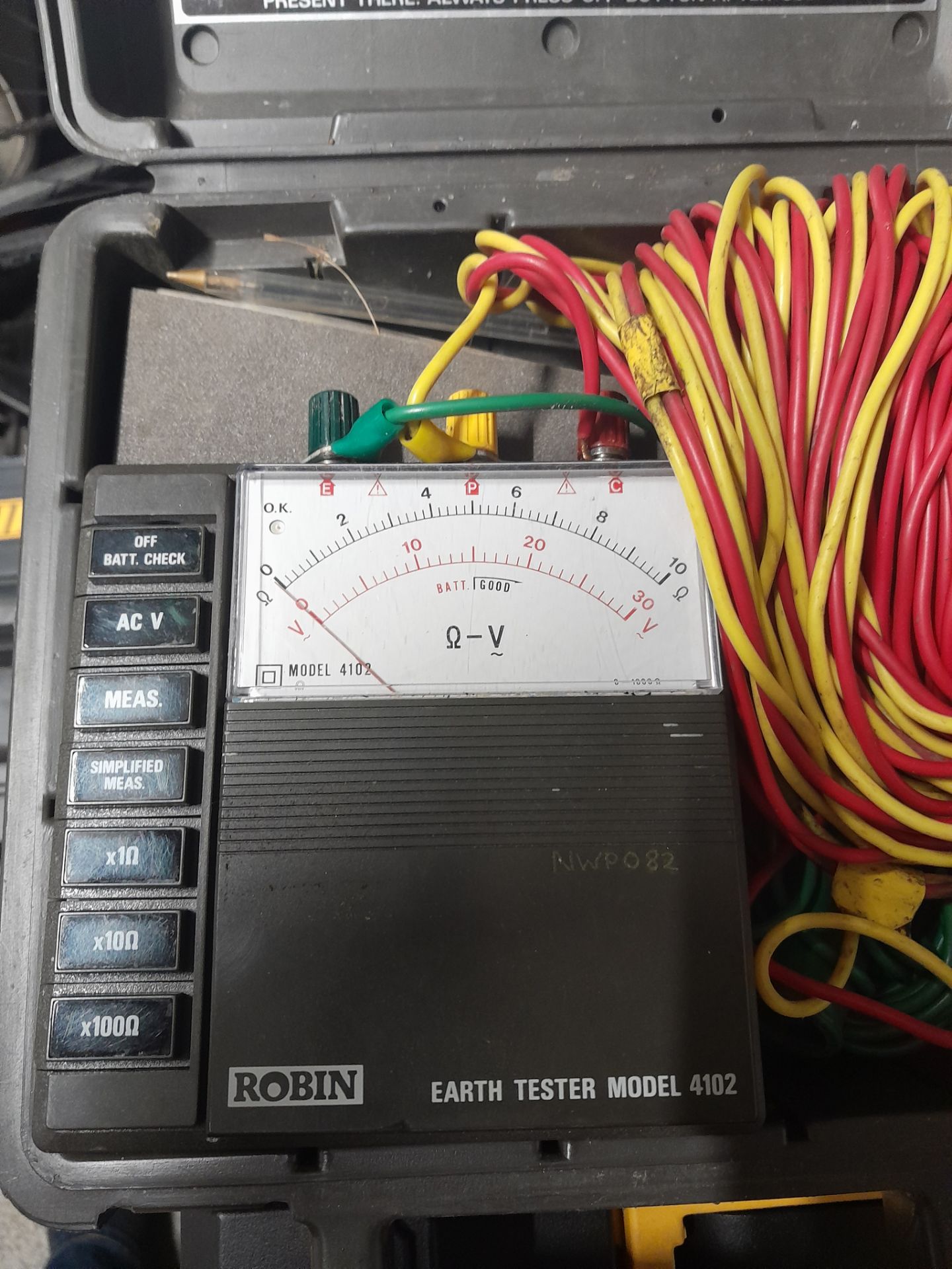 ENGINEERING LOT JL69 ROBIN EARTH TESTER MODEL 4102 - Image 2 of 3