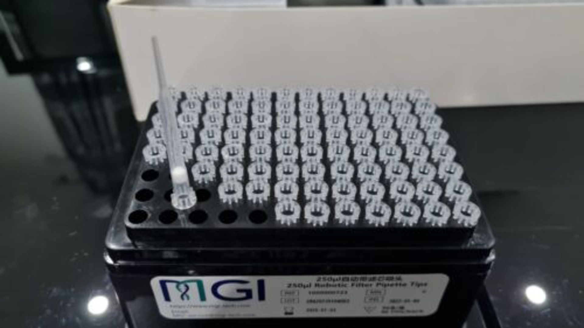 MGI ROBOTIC PIPETTE TIPS 250UL 20 BOXES OF 50 RACKS NEW SEALED
