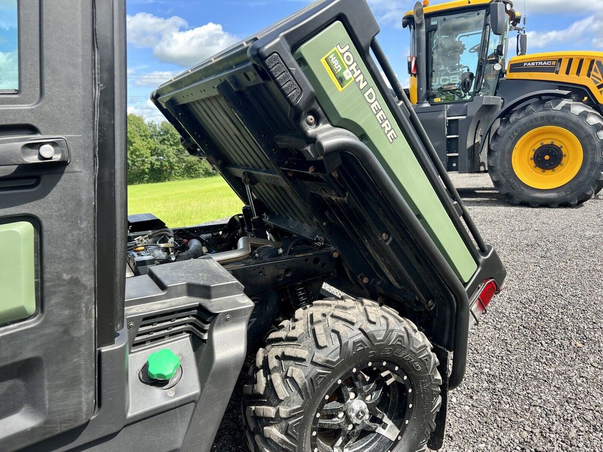 2020/70 JOHN DEERE GATOR 865M UTILITY VEHICLE / POLARIS RANGER / CANAM / JCB - Image 9 of 12