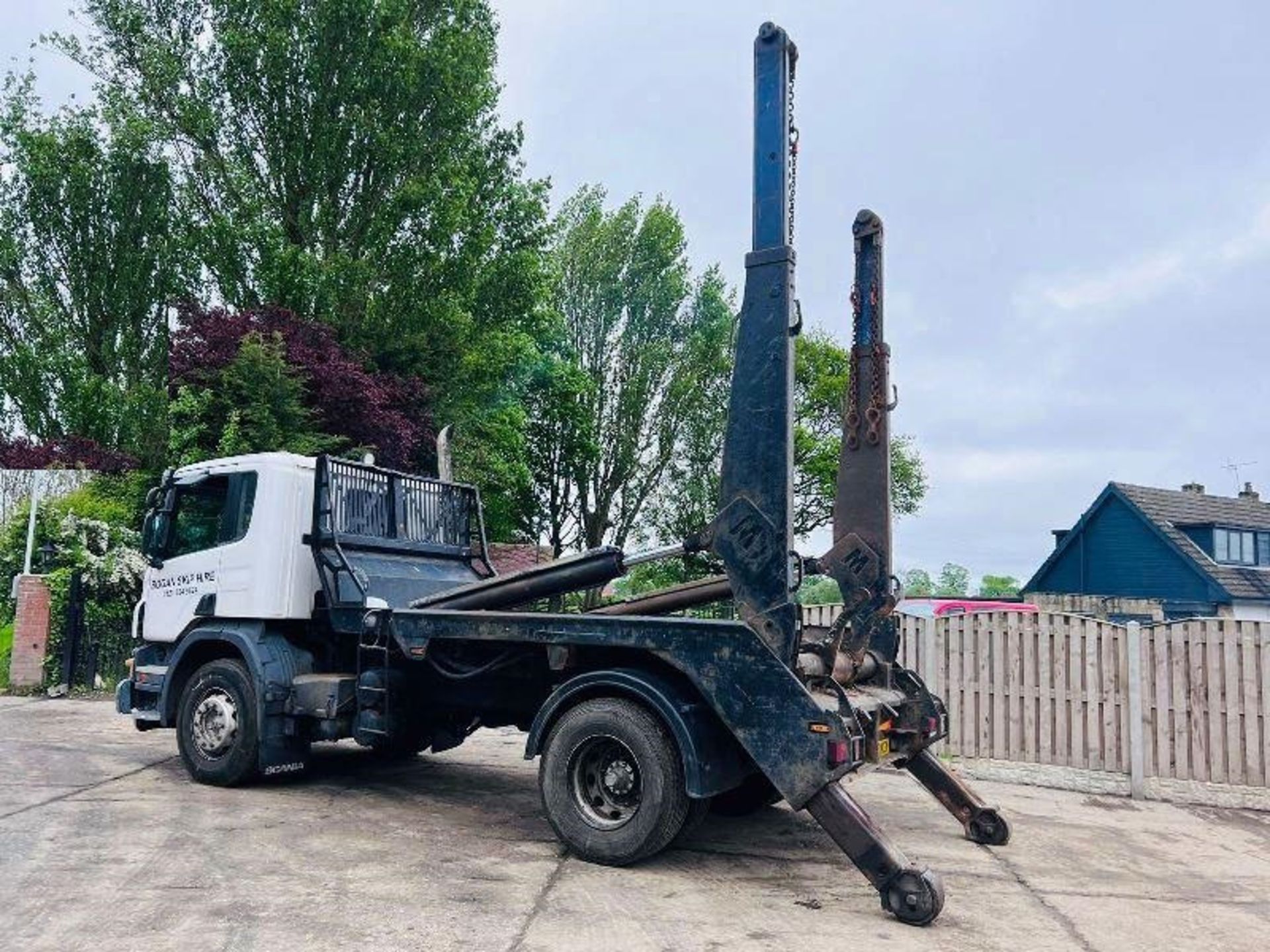 SCANIA P230 4X2 SKIP LORRY * YEAR 2008, MOT'D TILL 31ST DECEMBER 2023 - Image 14 of 14