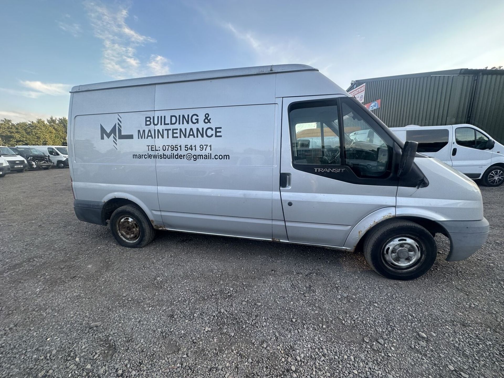 RELIABLE 56 PLATE FORD TRANSIT 110: CLEAN INTERIOR, STRONG PERFORMANCE, IDEAL WORK COMPANION"