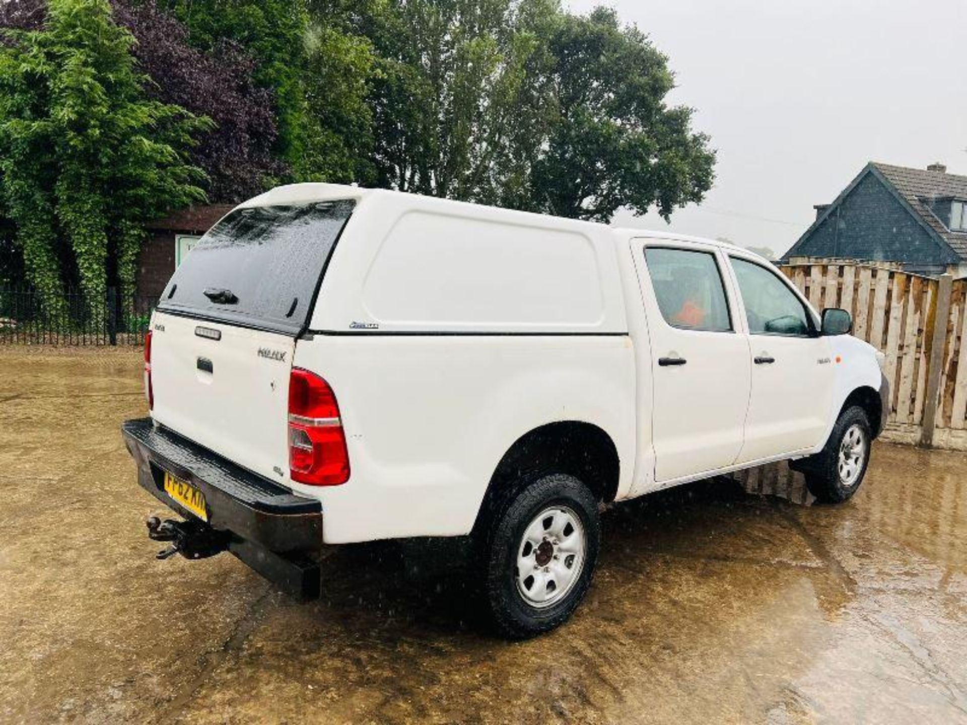 TOYOTA HILUX 2.5L DOUBLE CAB PICK UP *YEAR 2012* C/W CANOPY - Image 5 of 14