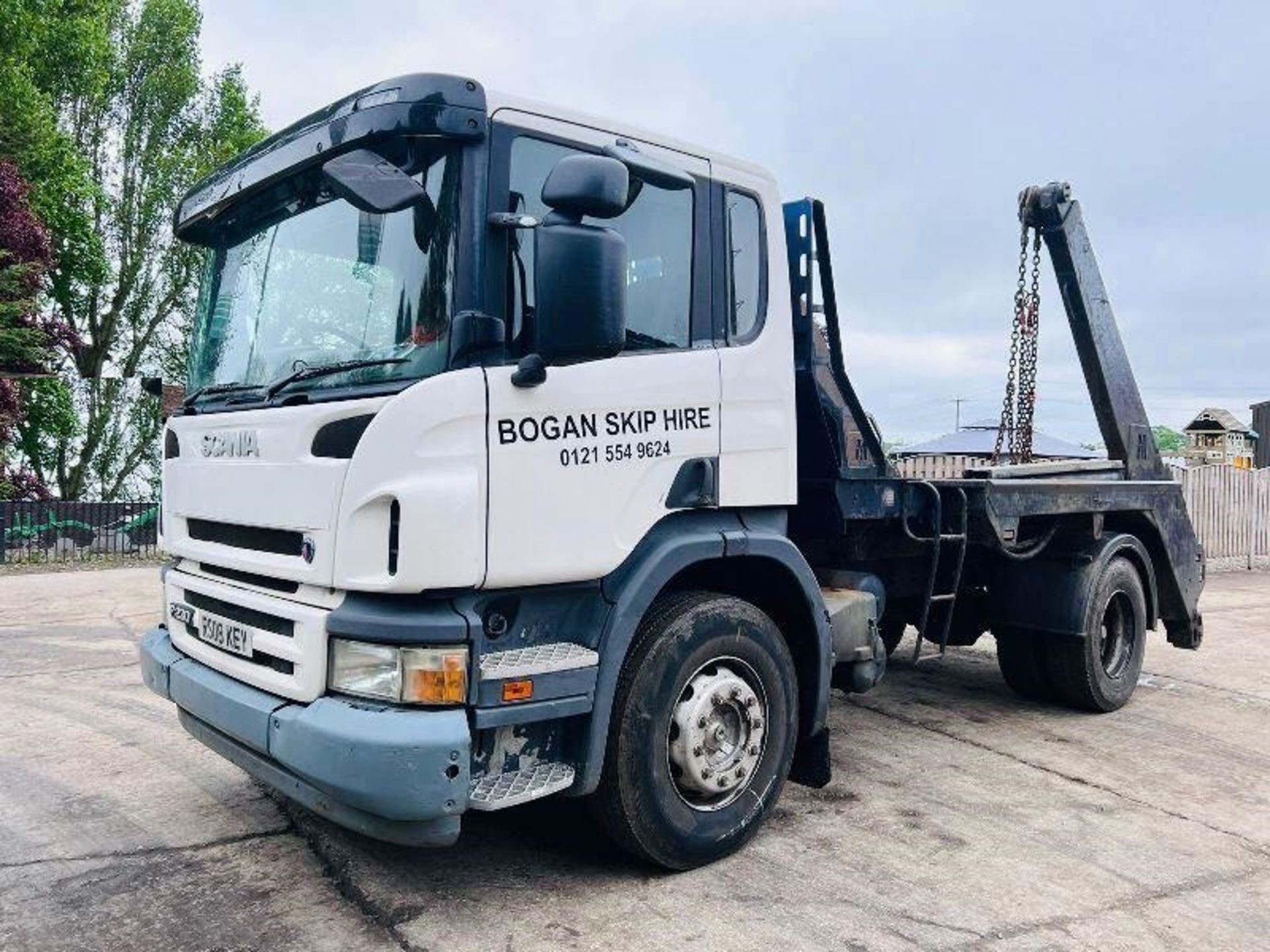 SCANIA P230 4X2 SKIP LORRY * YEAR 2008, MOT'D TILL 31ST DECEMBER 2023 - Image 8 of 14