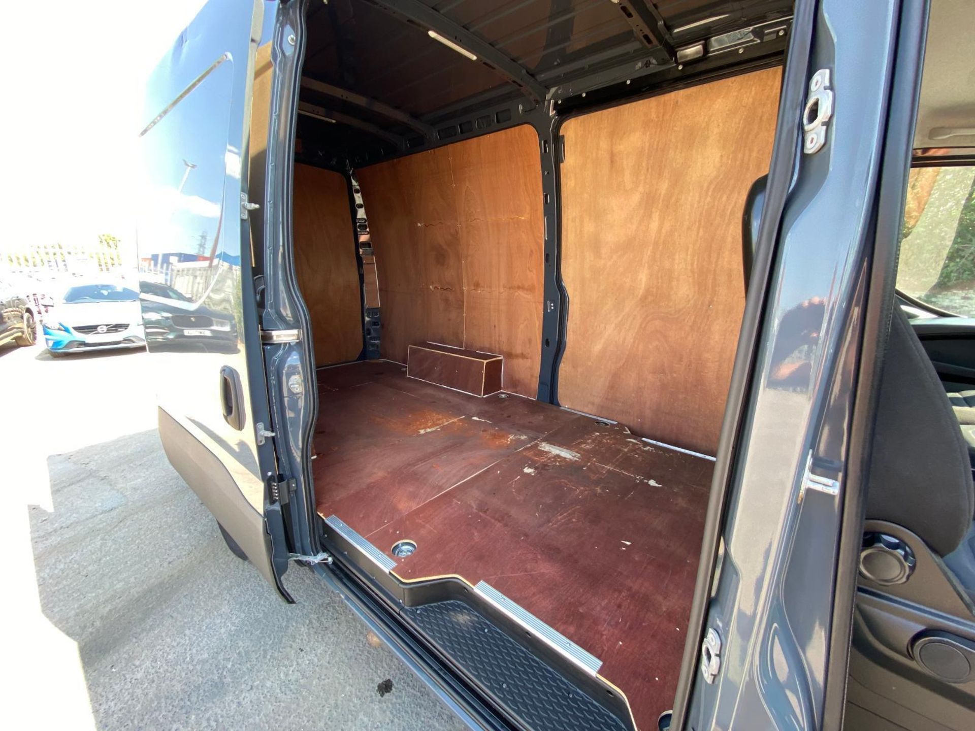 2017 67 IVECO DAILY 35S120 MWB EURO6 ONLY 49200 GUARANTEED MILES AIR CONDITIONIN - Bild 11 aus 12