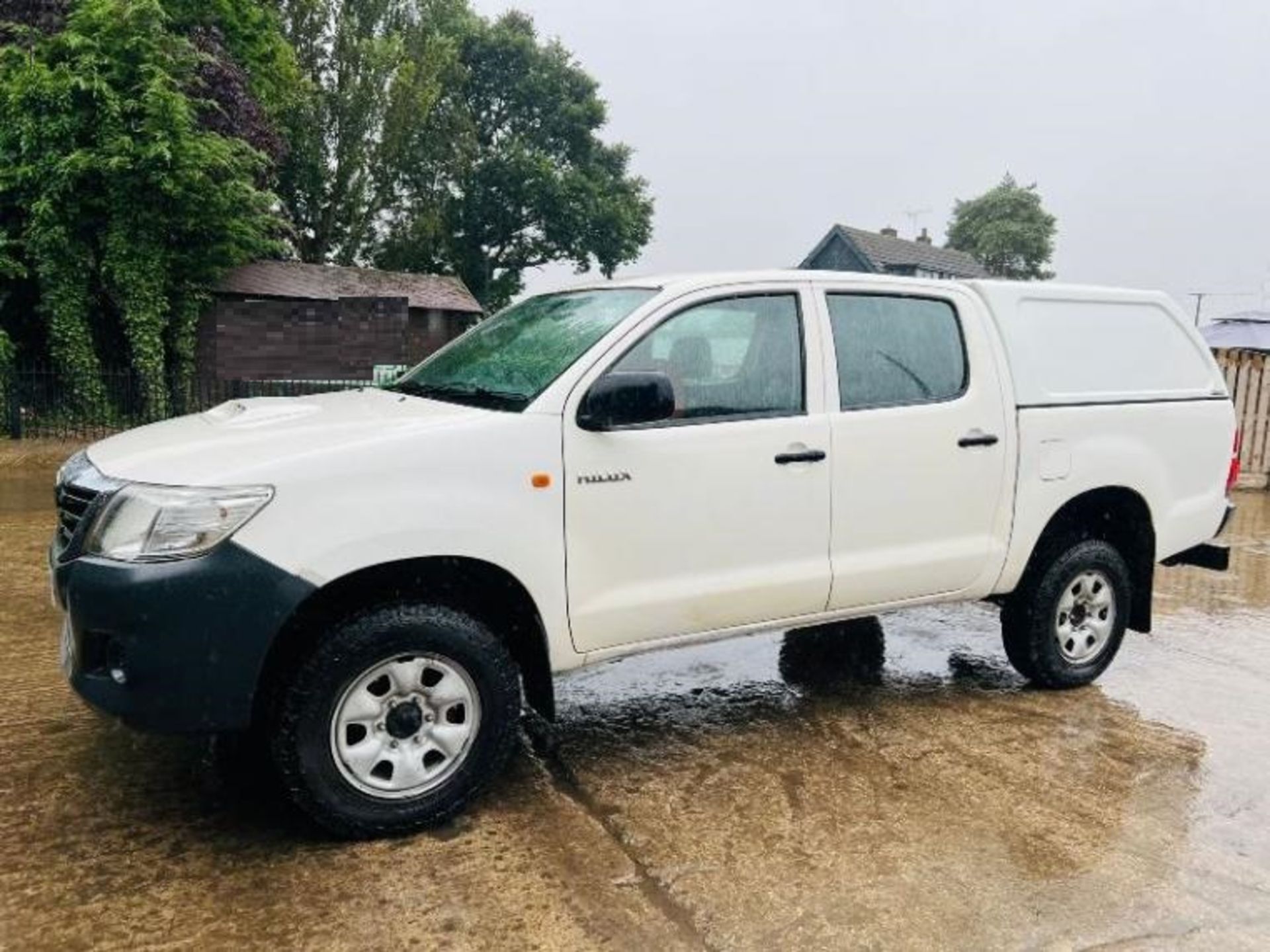 TOYOTA HILUX 2.5L DOUBLE CAB PICK UP *YEAR 2012* C/W CANOPY - Image 13 of 14