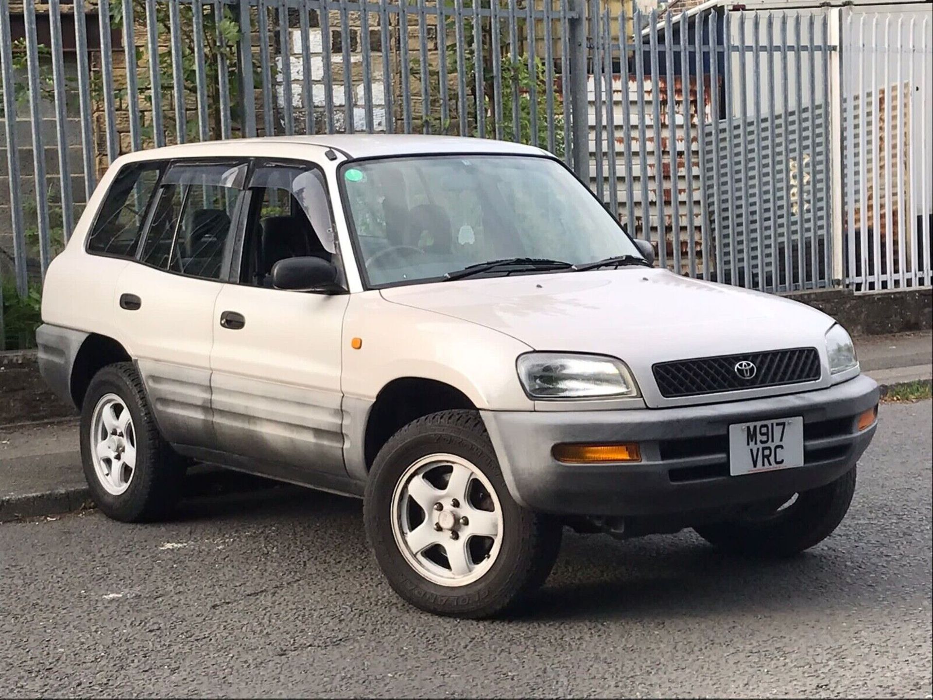 TOYOTA STATION WAGON 1996 M REG RAV4 2.0 MAX 5 DOOR 2 KEYS - Image 2 of 13