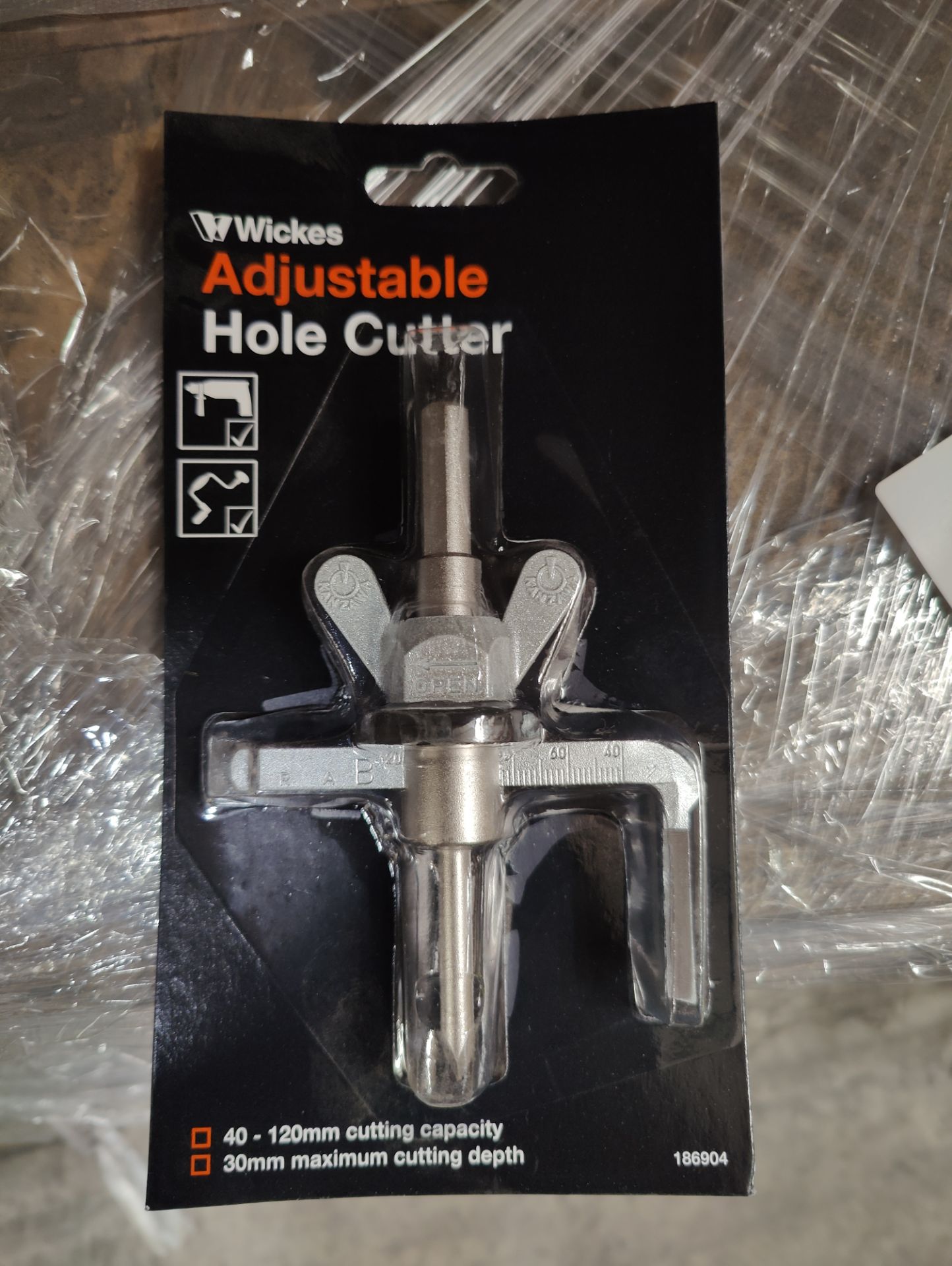 2 BOXES CONTAINING AROUND 120 ADJUSTABLE HOLE CUTTERS DRILL PIECE