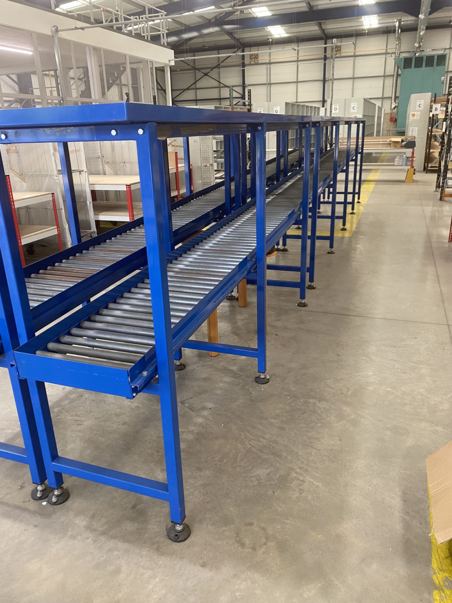WAREHOUSE ROLLER CONVEYOR SYSTEM WITH TOP SHELF STORAGE 9.5M (3 SECTIONS OF 3M - CAN BE DISMANTLED) - Image 5 of 5