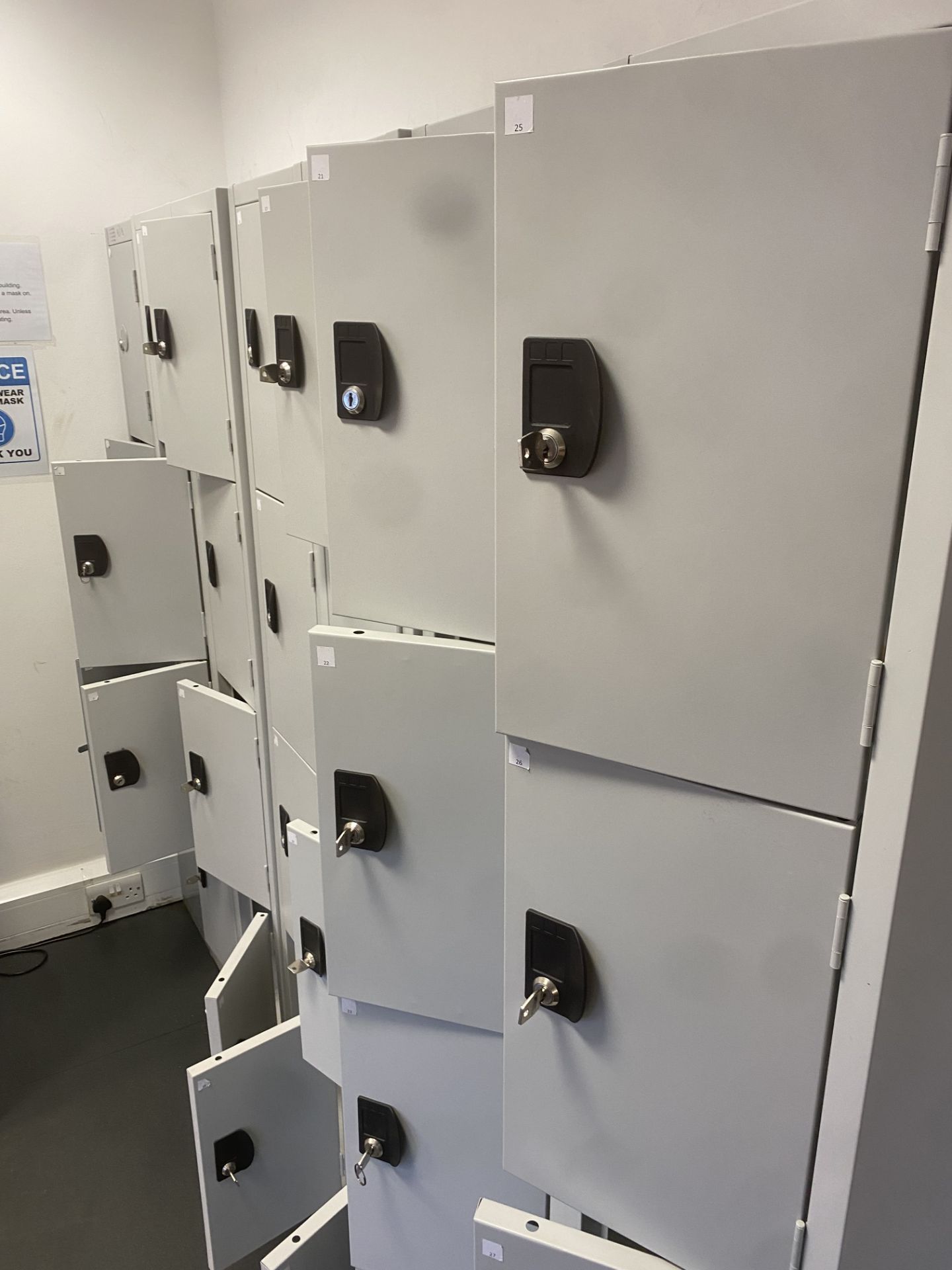 SET OF 7 STACKS OF 4 LOCKERS STAFF CANTEEN GYM - Image 3 of 5