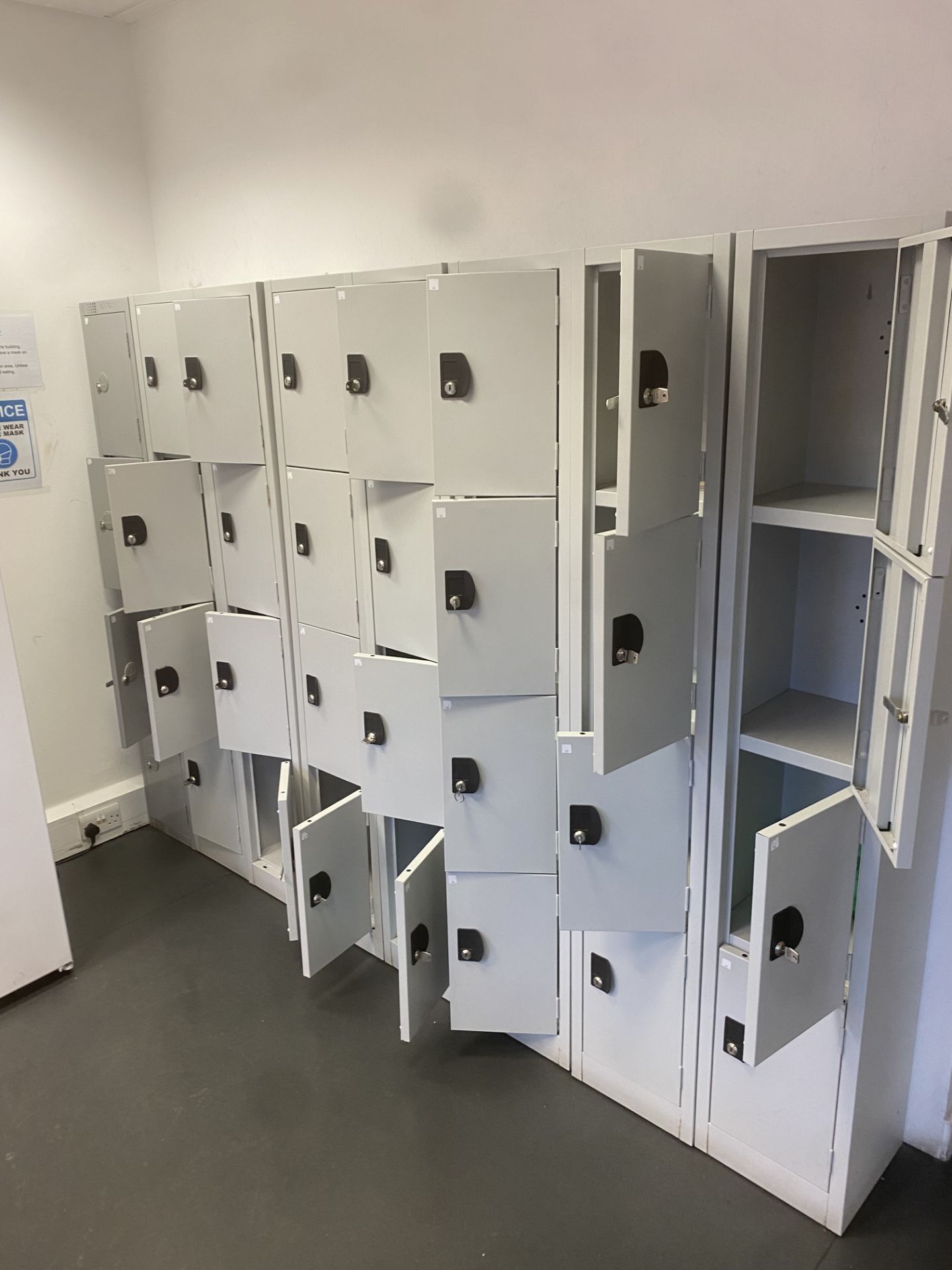 SET OF 7 STACKS OF 4 LOCKERS STAFF CANTEEN GYM - Image 4 of 5