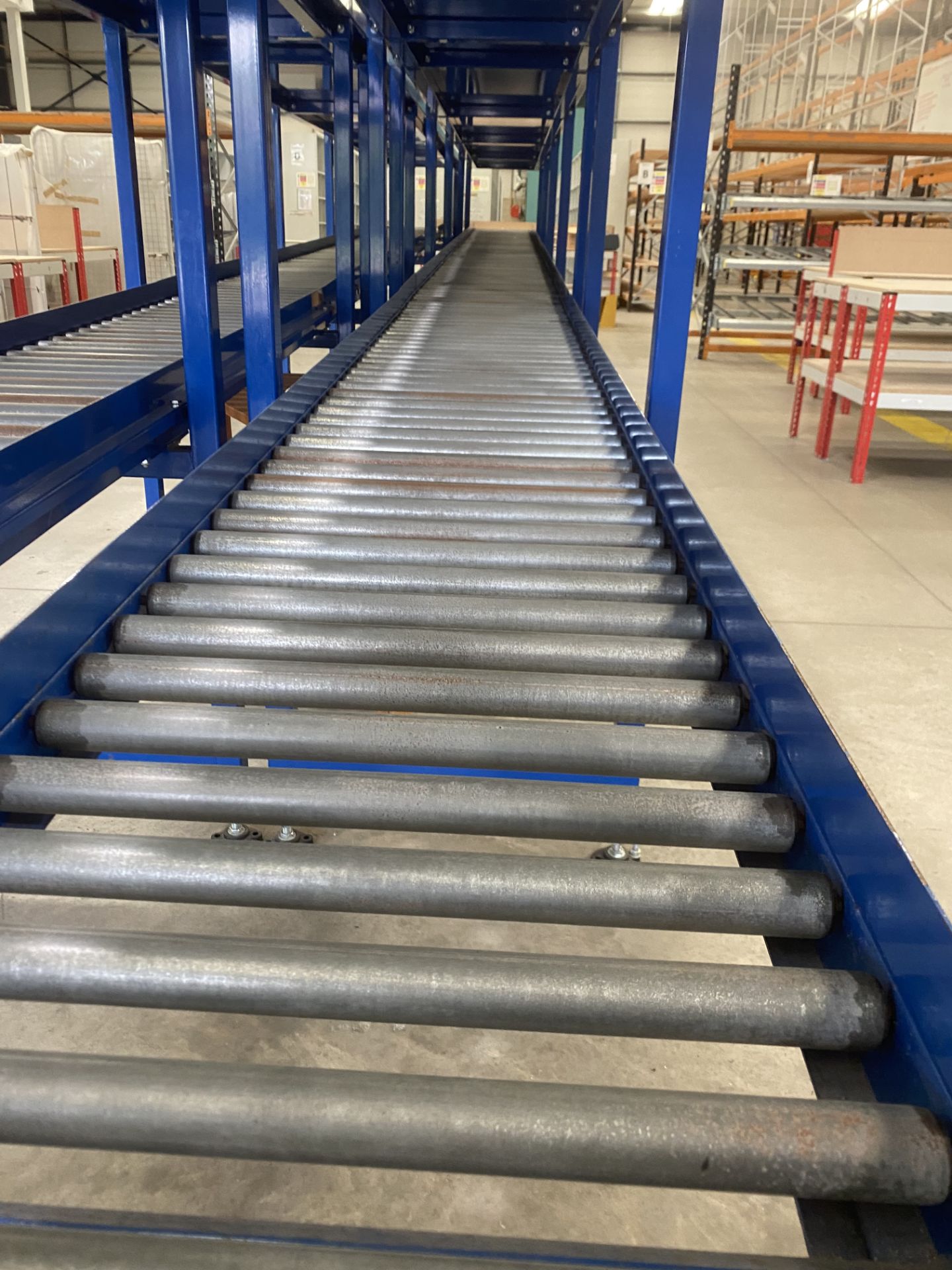 WAREHOUSE ROLLER CONVEYOR SYSTEM WITH TOP SHELF STORAGE 9.5M (3 SECTIONS OF 3M - CAN BE DISMANTLED) - Image 4 of 5