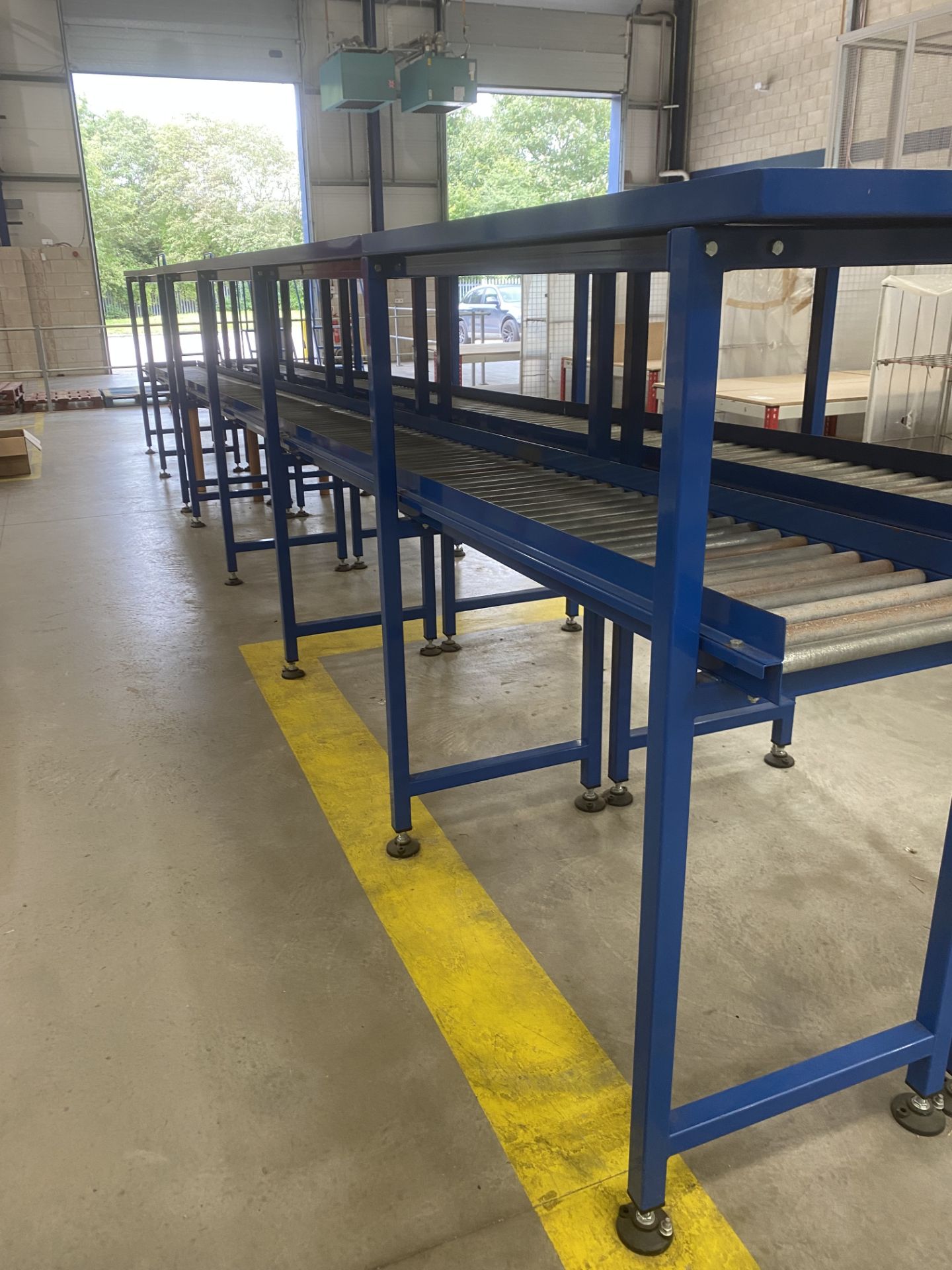WAREHOUSE ROLLER CONVEYOR SYSTEM WITH TOP SHELF STORAGE 9.5M (3 SECTIONS OF 3M - CAN BE DISMANTLED) - Image 3 of 5