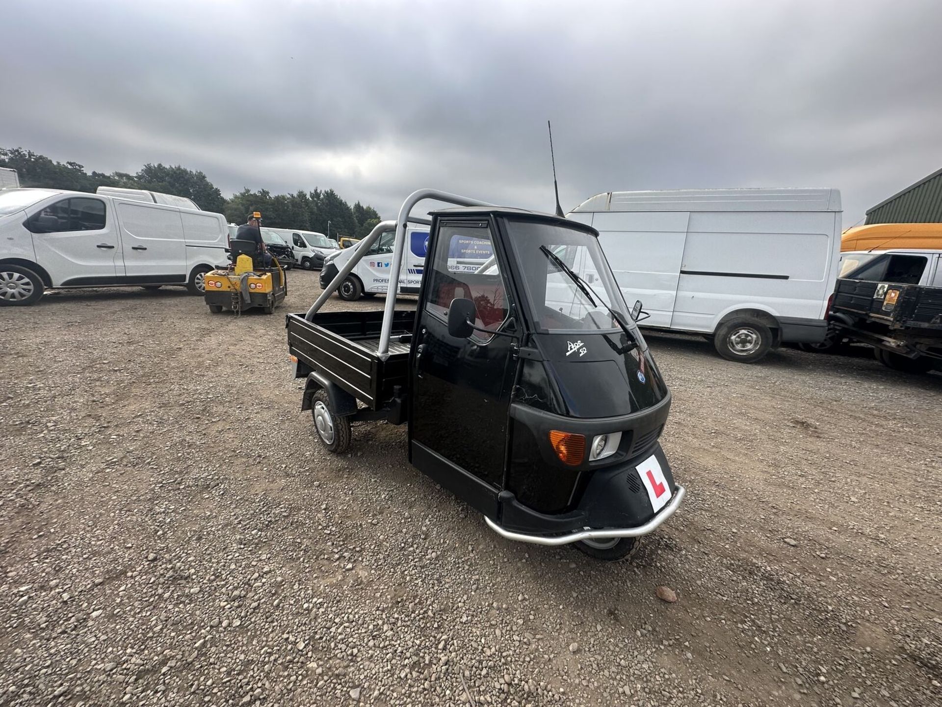 2020 PIAGGIO APE 50 CROSS: NEARLY NEW ONLY 415 MILES VAN - MOT: 5TH MARCH 2024 - Image 2 of 13