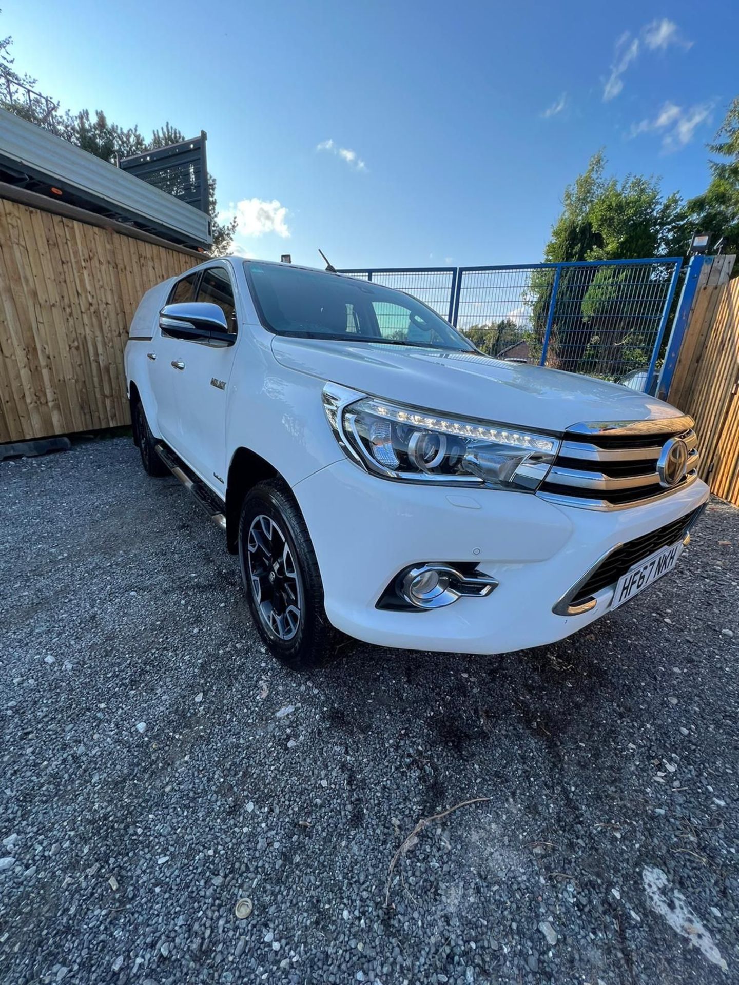 TOYOTA HILUX INVINCIBLE X DOUBLE CAB PICKUP TRUCK 67 REG - Image 12 of 14