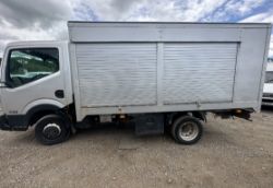 BUSINESS ON WHEELS: 2016 NISSAN NT400 CABSTAR MWB DIESEL FLATBED