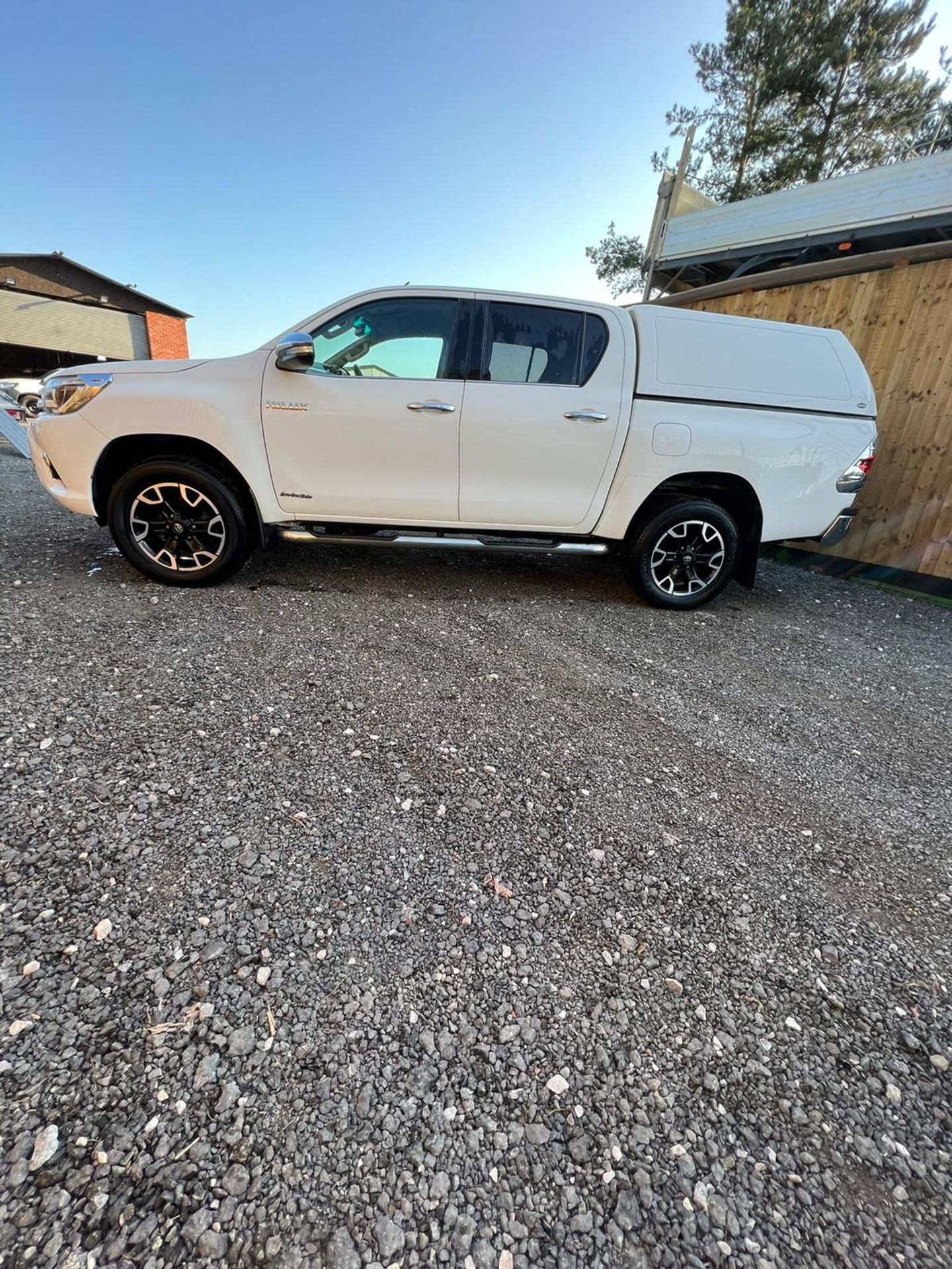TOYOTA HILUX INVINCIBLE X DOUBLE CAB PICKUP TRUCK 67 REG - Image 2 of 14
