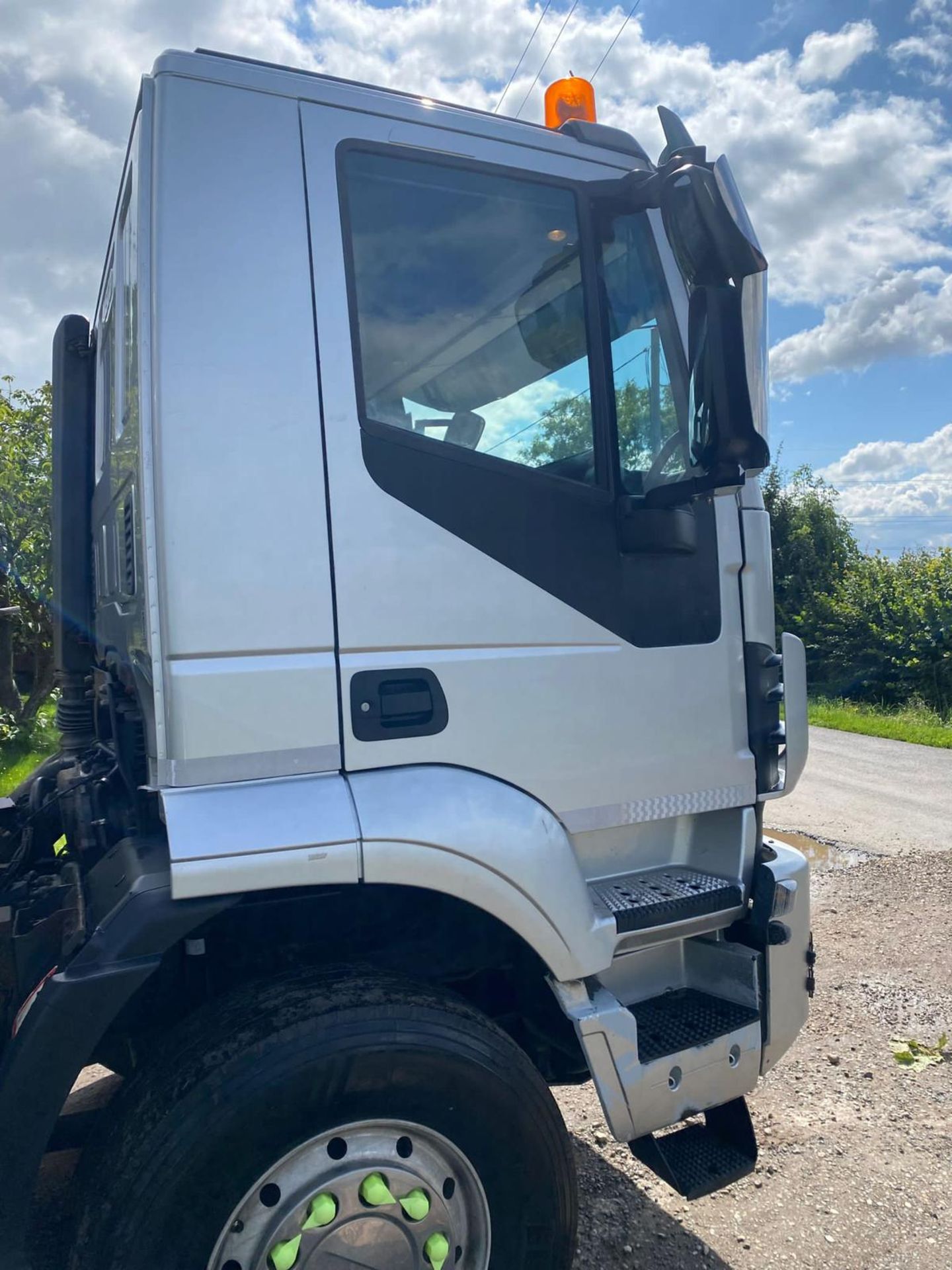 IVECO AD 260T WILCOX INSULATED TARMAC BODY - Image 13 of 15