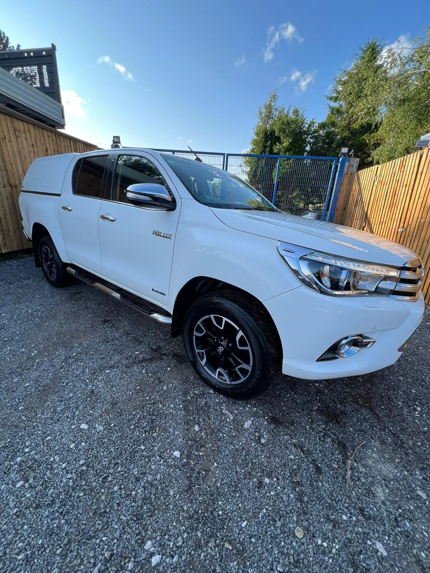 TOYOTA HILUX INVINCIBLE X DOUBLE CAB PICKUP TRUCK 67 REG - Image 14 of 14