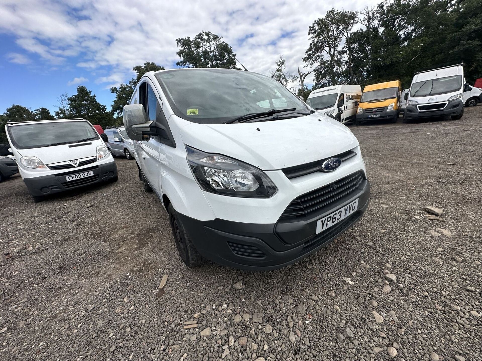 CARGO CARRIER: 2014 FORD TRANSIT CUSTOM - CLEAN INTERIOR - MOT FEB 2024 - Image 2 of 15