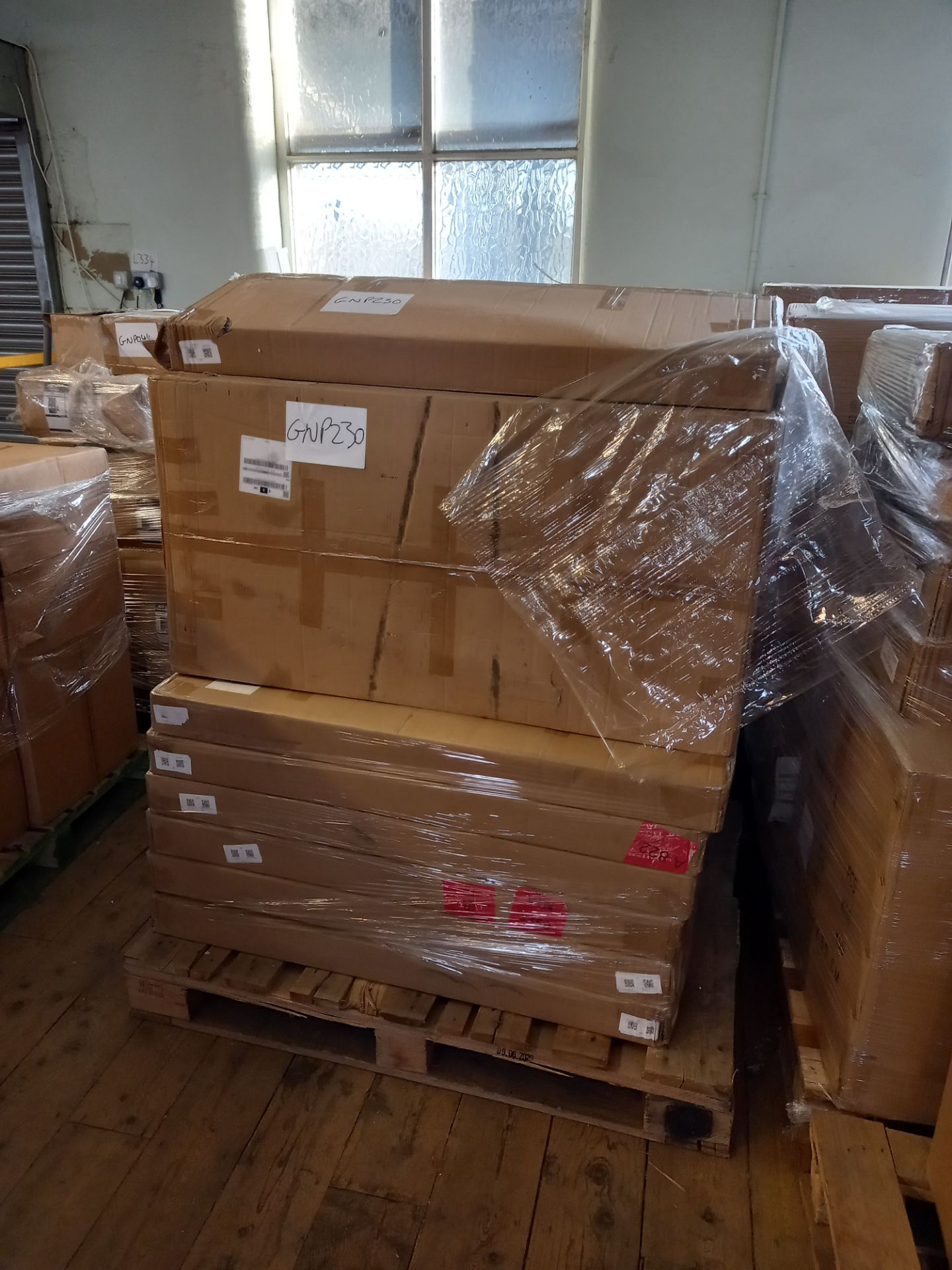 (GNP230) PALLET OF 20 X NEW DESKS AND 1 X SMALL TROLLEY