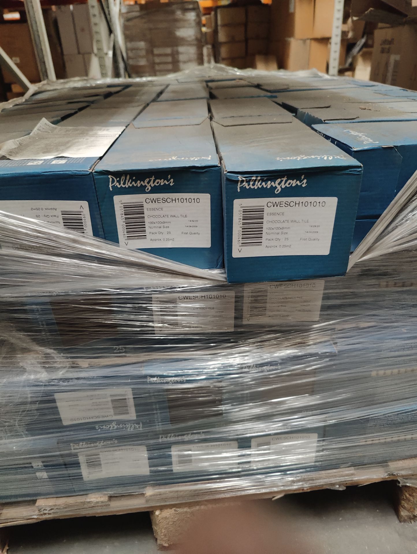 PALLET CONTAINING APPROX 3800 PILKINGTONS TOLES