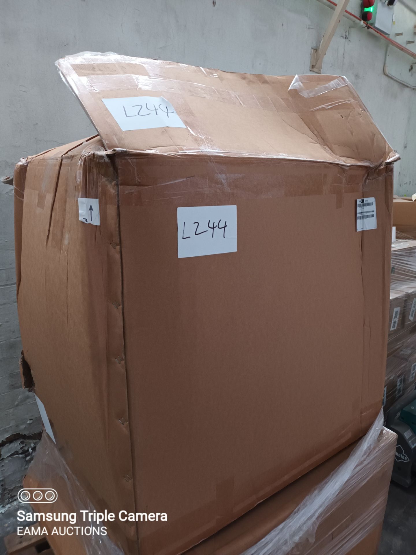 L244 - 1 PALLET CONTAINING APPROX 2 MASSAGE CHAIRS - Image 4 of 4