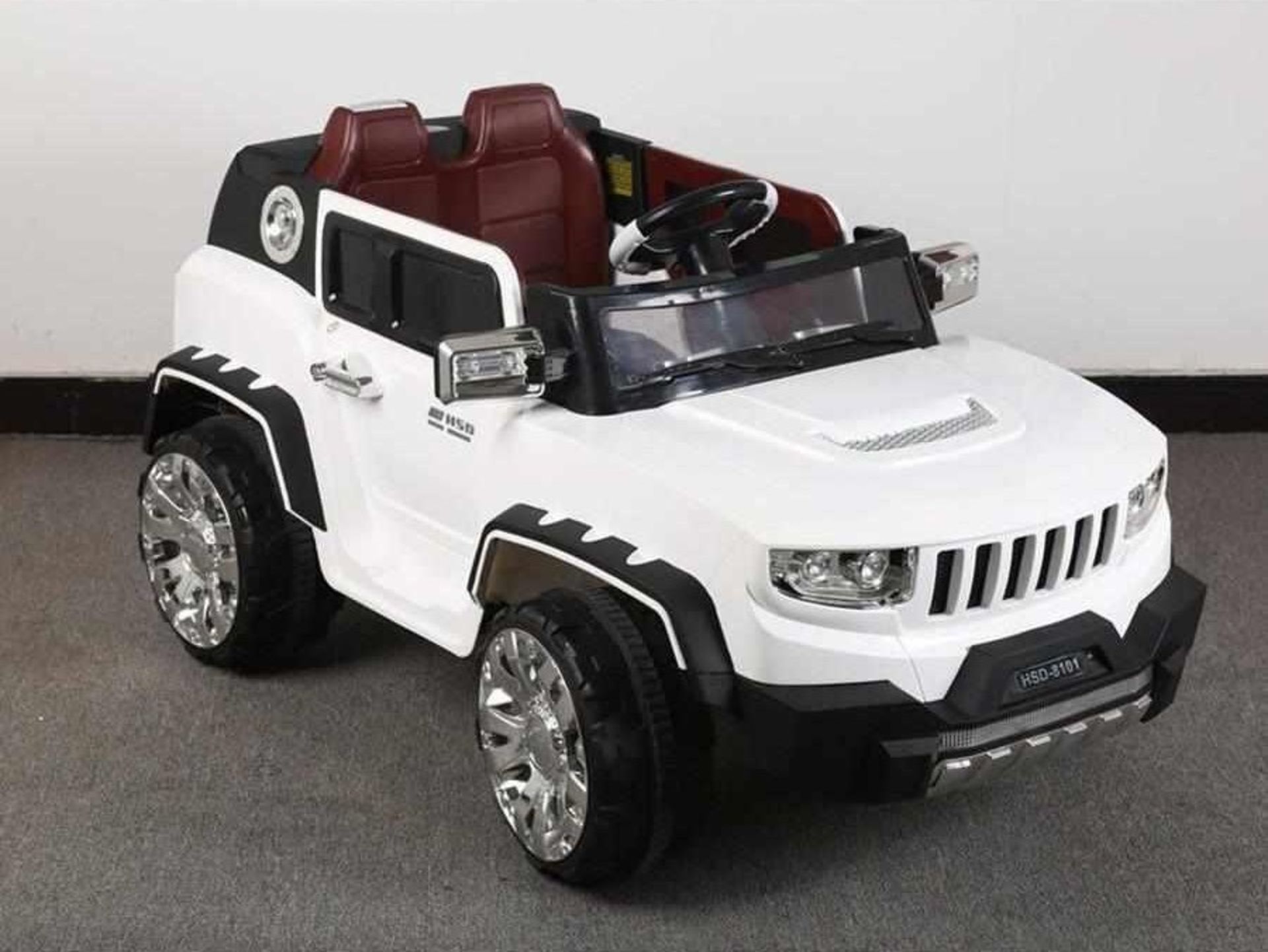 WHITE 4X4 KIDS ELECTRIC RIDE ON JEEP WITH REMOTE - Image 2 of 5