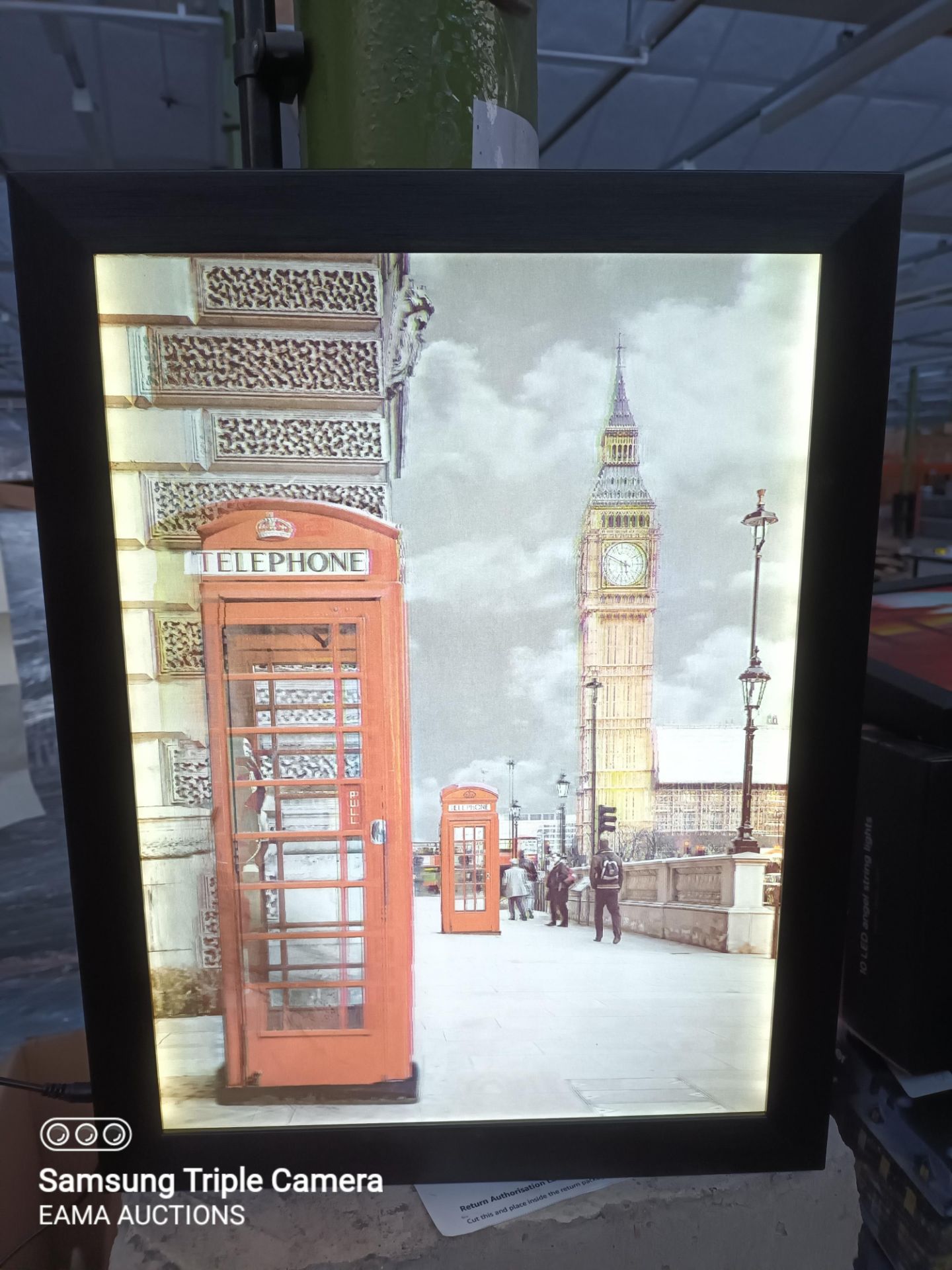 BOX 247 - CONTAINING 1 LIGHT UP LONDON 3D WALL PICTURE - NO PLUG