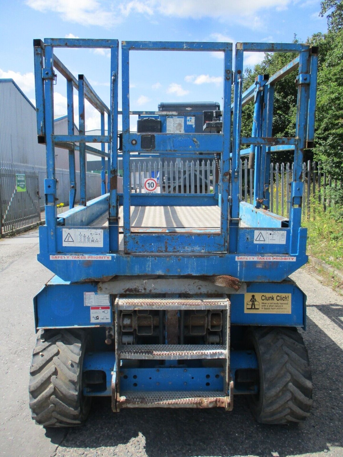 2006 GENIE GS 2668 SCISSOR LIFT ACCESS PLATFORM CHERRY PICKER MEWP UPRIGHT 4X4 - Image 6 of 11