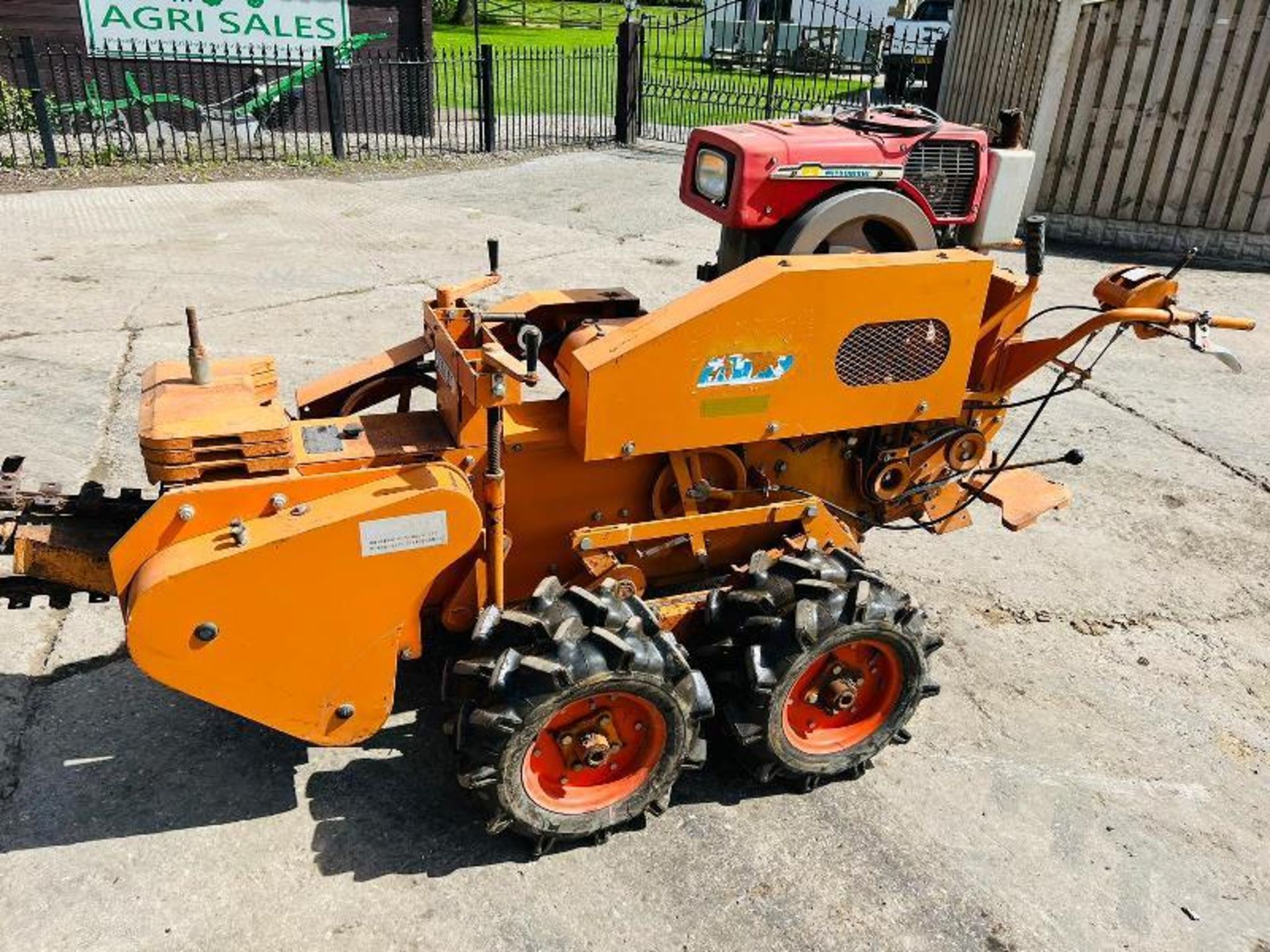 KAWABE TFC250WL DIESEL PEDESTRIAN WALK BEHIND TRENCHER - Image 11 of 14