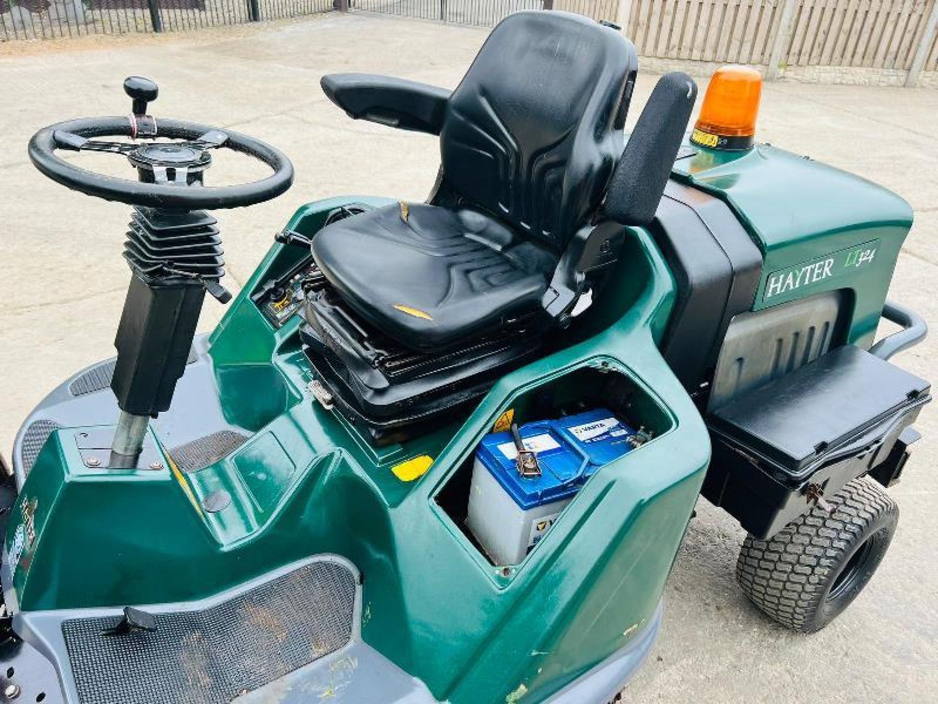 HAYTER LT324 4WD 3 GANG DIESEL MOWER *ROAD REGISTERED* - Image 8 of 14