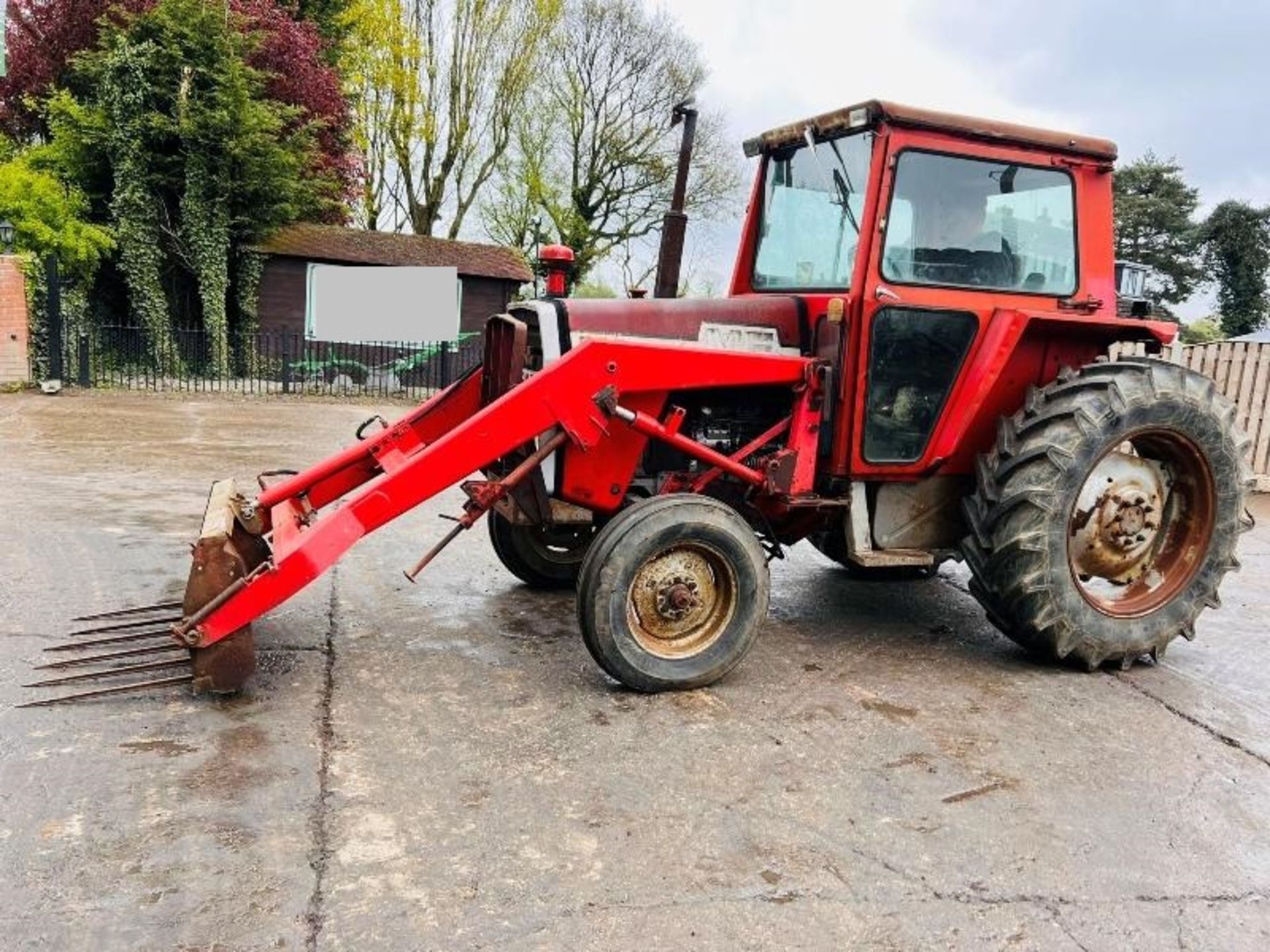 MASSEY FERGUSON MF590 TRACTOR C/W FRONT LOADER & MUCK FOLKS - Image 12 of 15