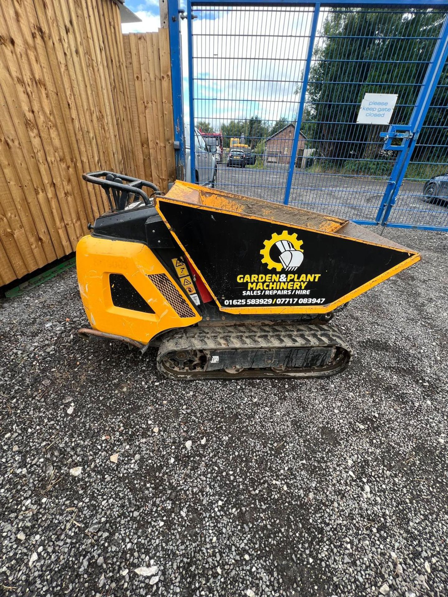 2016 JCB HTD-5 DUMPER PEDESTRIAN TIP TRACK DUMPER.