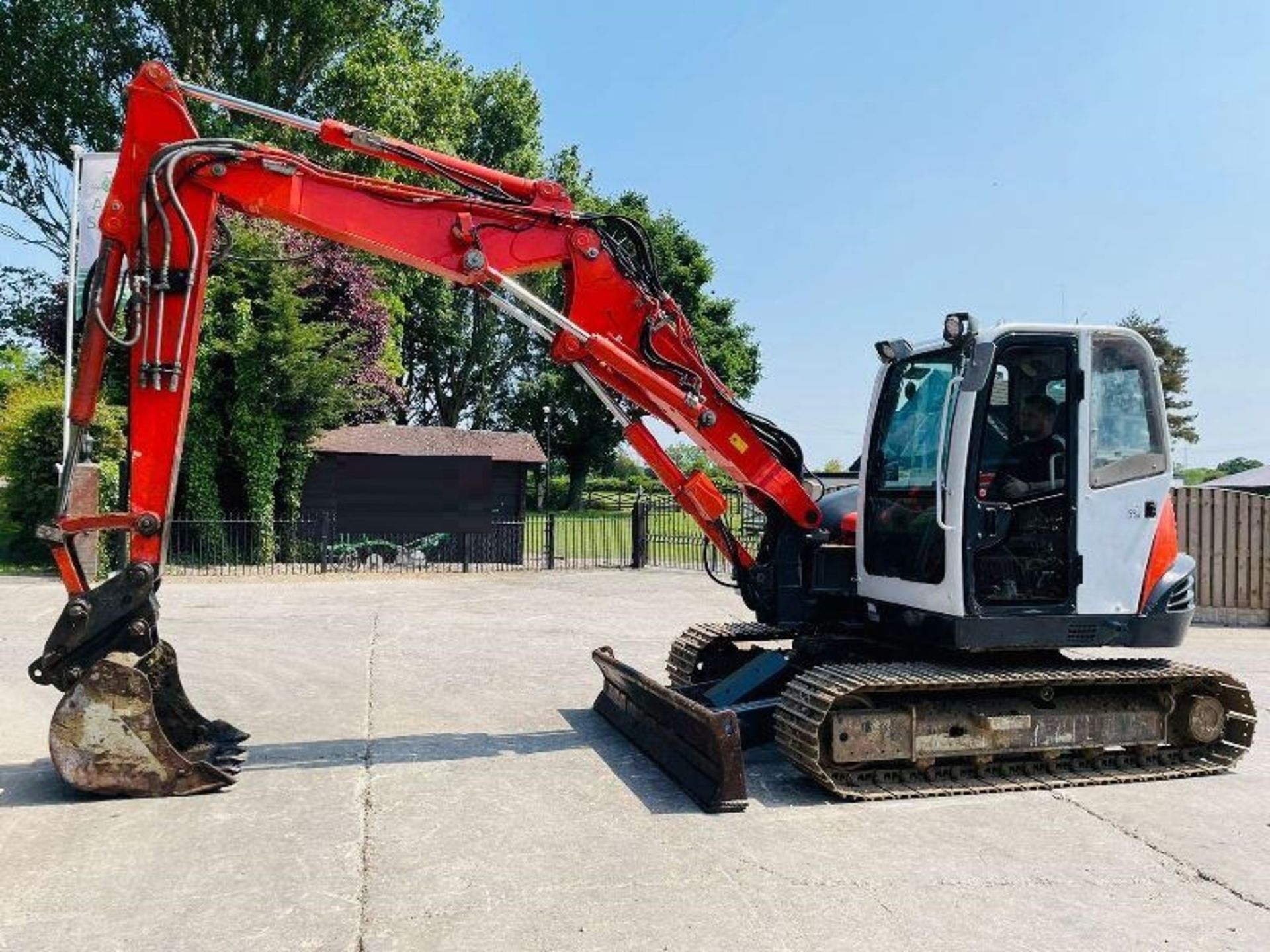 KUBOTA KX080-3 EXCAVATOR *YEAR 2013, ZERO SWING * C/W THREE PEACE BOOM - Image 2 of 19