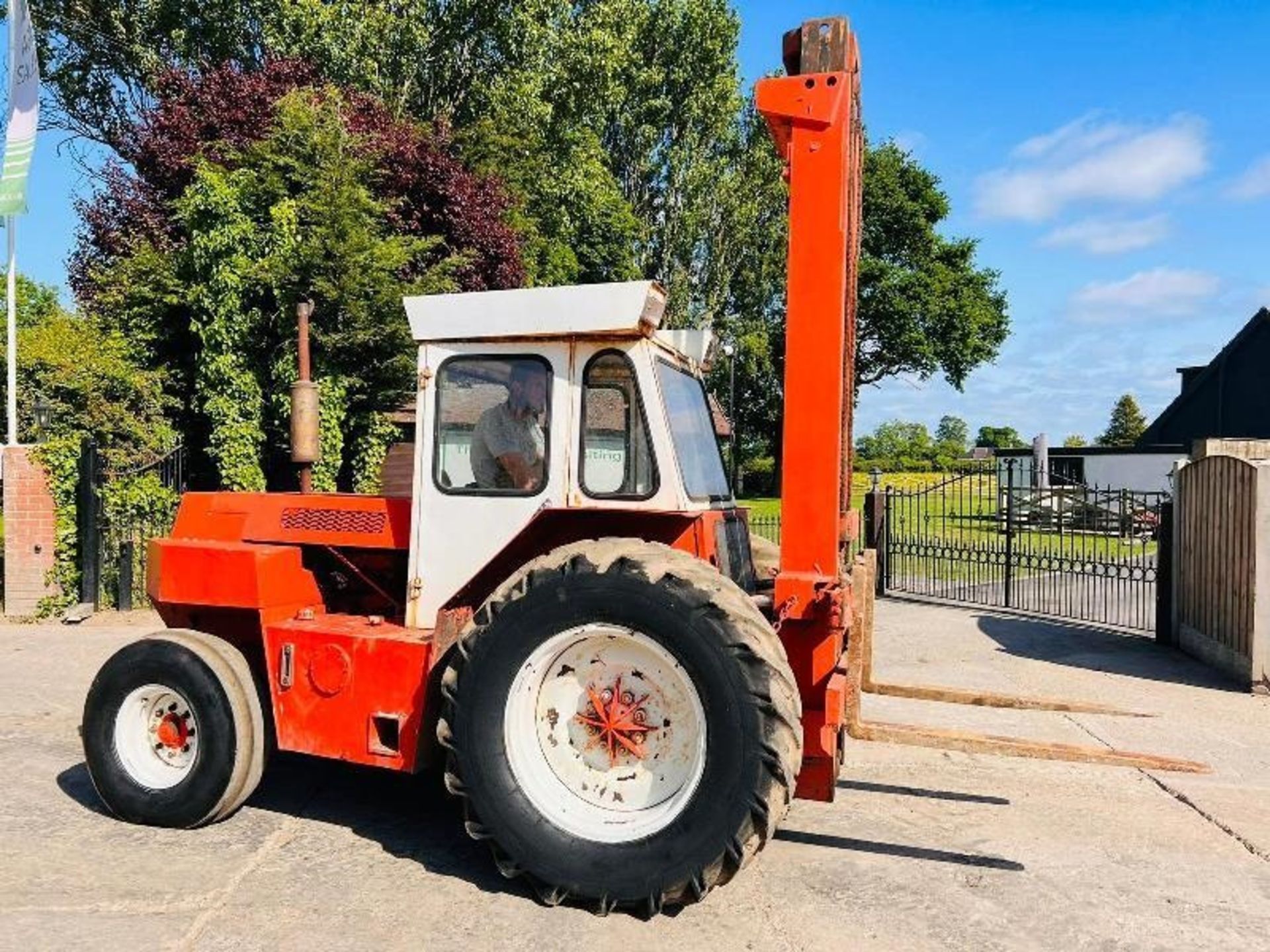 FINLAY F60 ROUGH TERRIAN FORKLIFT C/W TWO STAGE MAST - Image 7 of 19