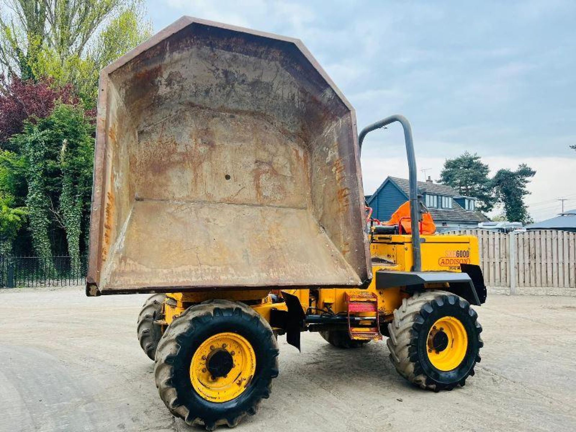 BARFORD SXR6000 4WD SWIVEL TIP DUMPER C/W ROLE BAR - Image 3 of 16