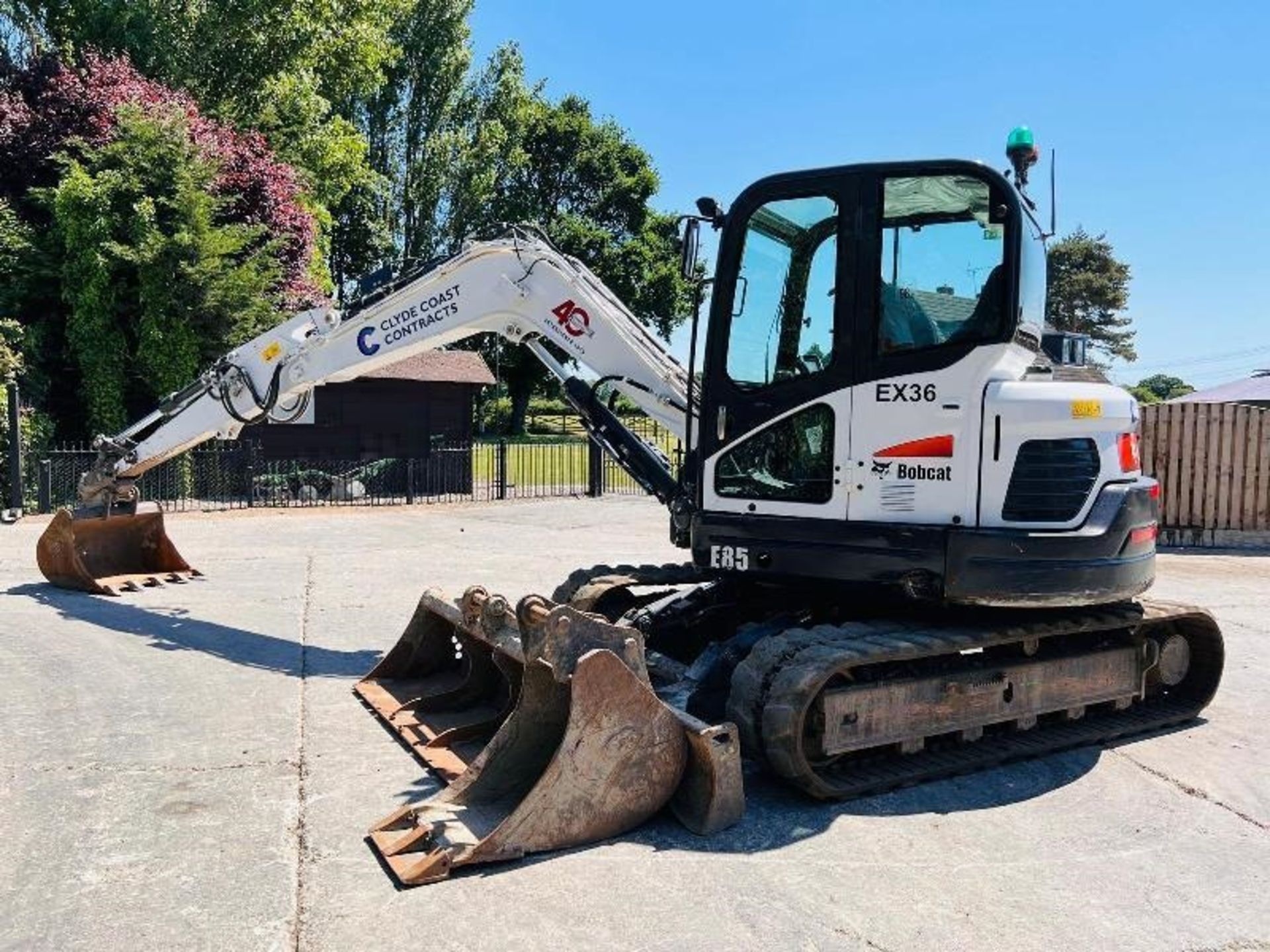 BOBCAT E85 EXCAVATOR *ZERO SWING, YEAR 2019, 4962 HOURS* C/W 3 X BUCKETS - Image 4 of 19