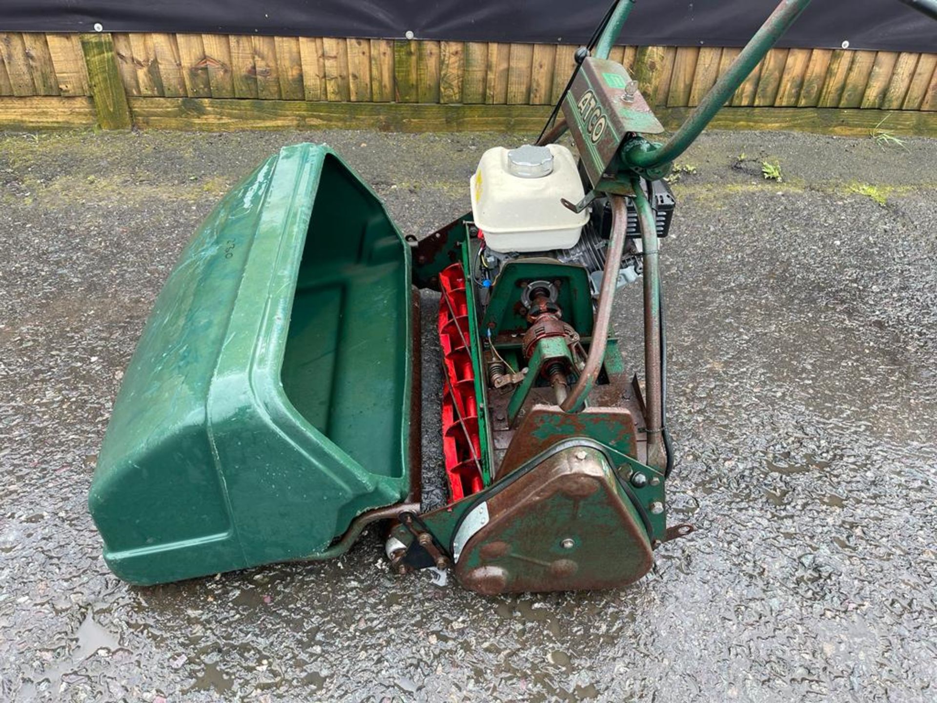 ATCO PUSH MOWER 30" HONDA ENGINE