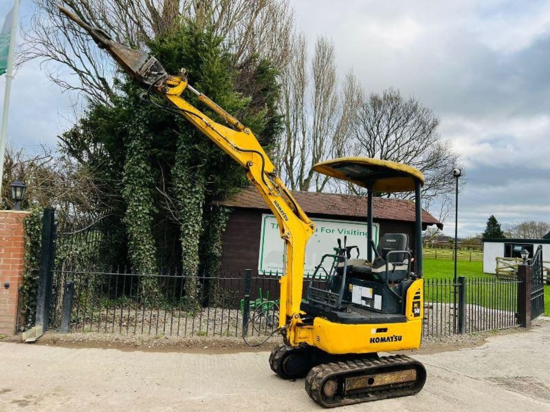 KOMATSU PC14R TRACKED EXCAVATOR C/W HYDRAULIC BREAKER - Image 7 of 8