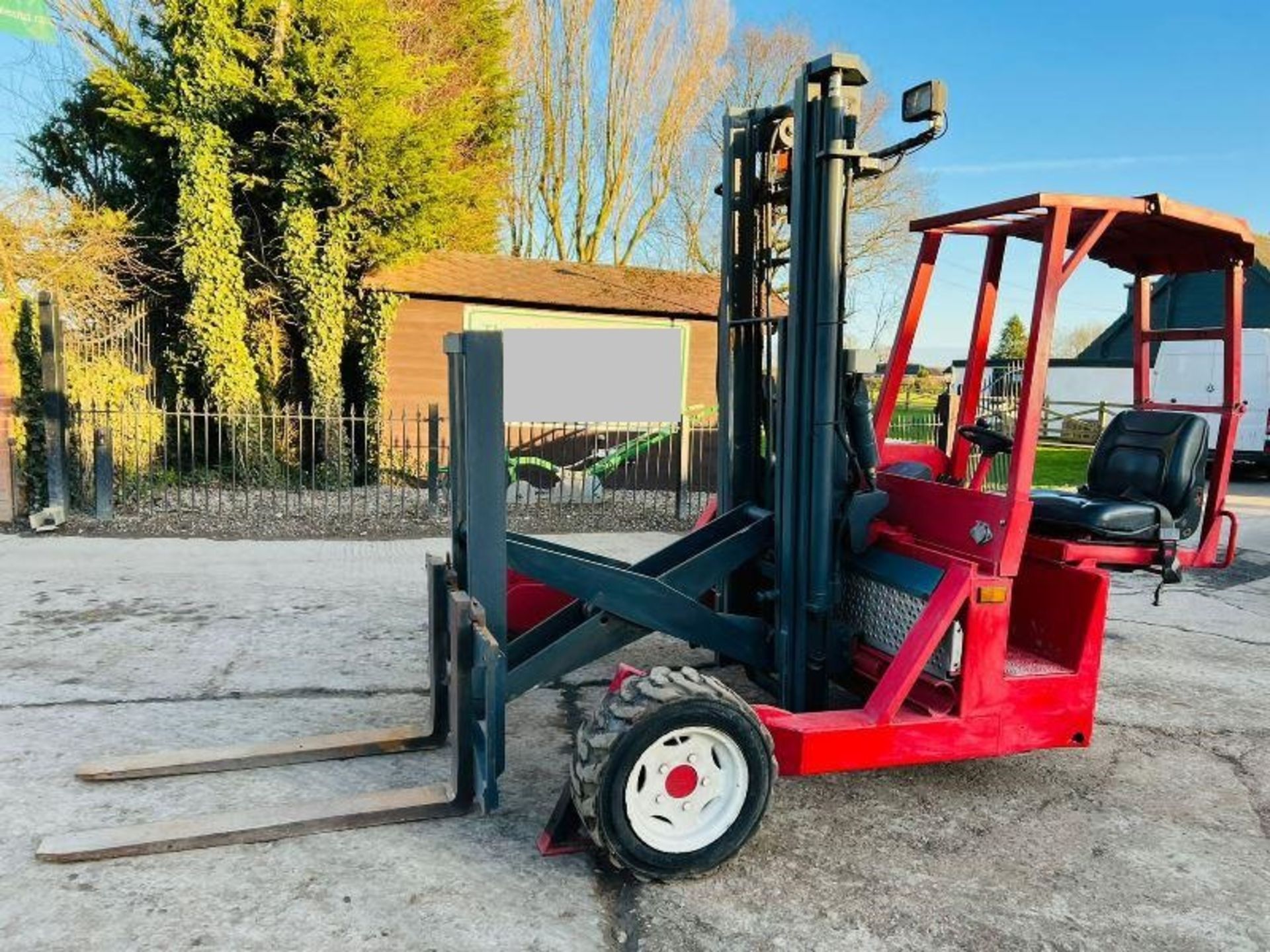 KOOIAAP FORK TRUCK C/W KUBOTA ENGINE & HYDRAULIC PUSH OUT HEAD STOCK - Image 8 of 15