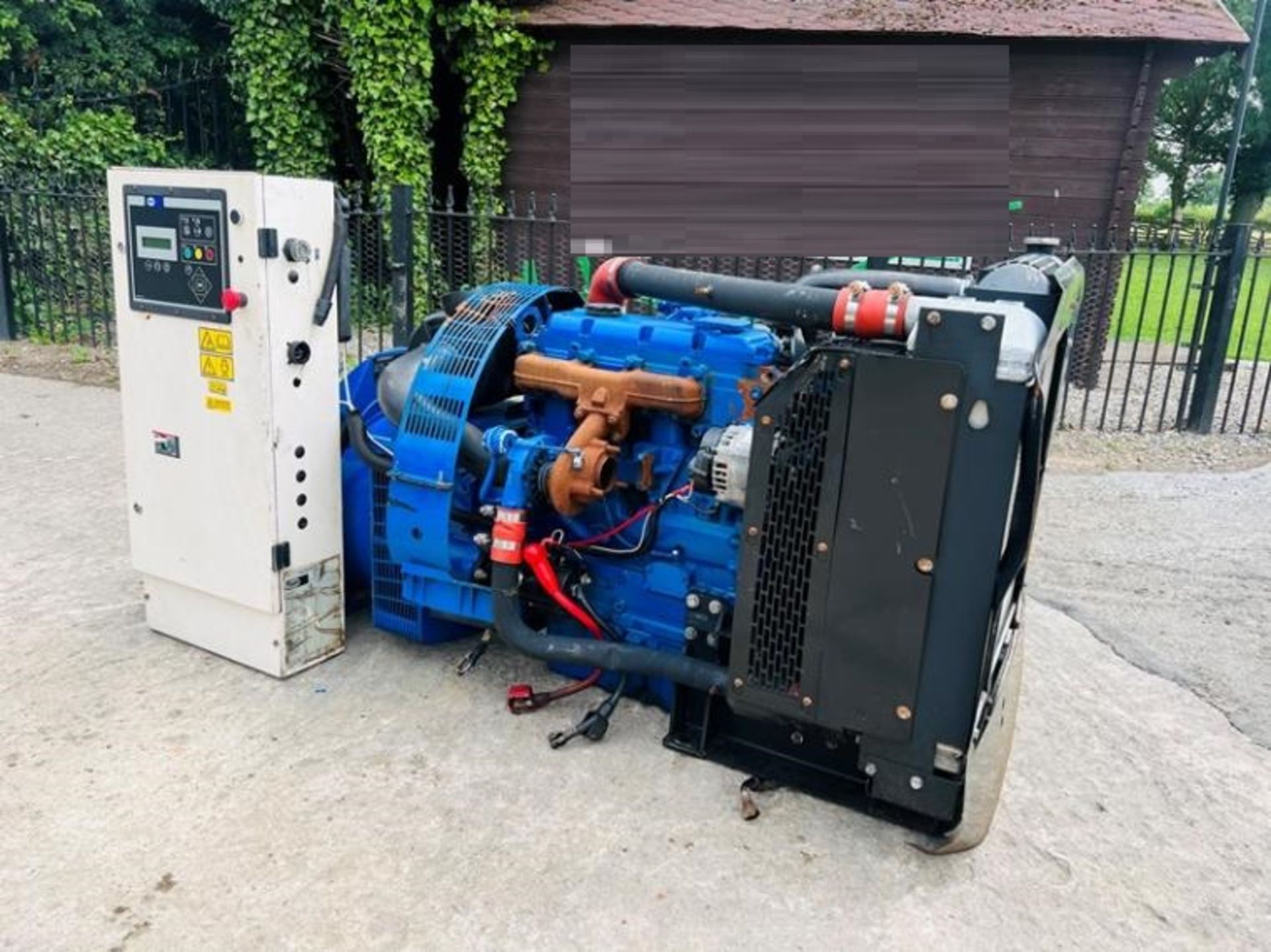 FG WILOSN P110 110KVA STANDBY GENERATOR *YEAR 2011* C/W PERKINS ENGINE - Image 2 of 12