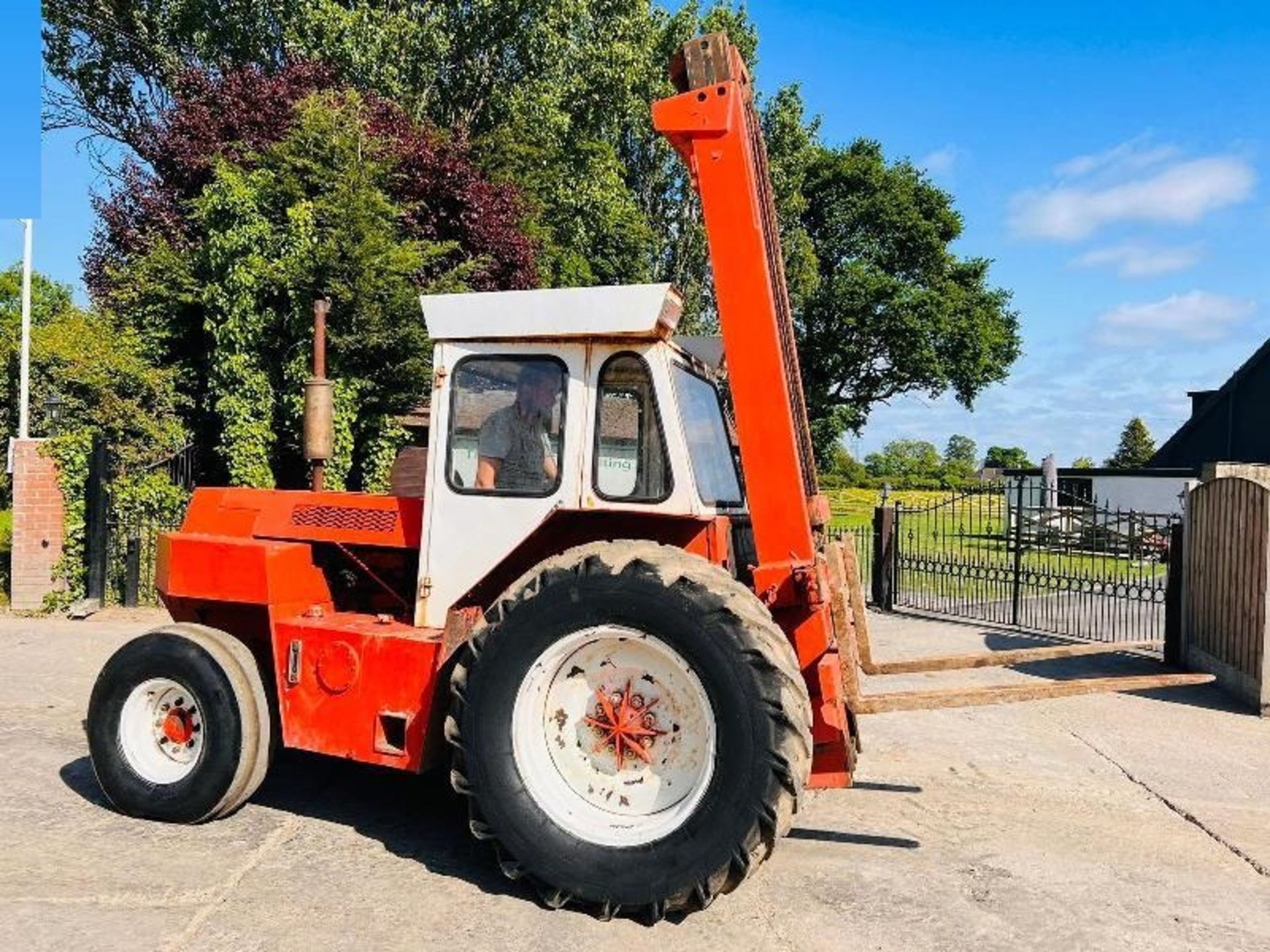 FINLAY F60 ROUGH TERRIAN FORKLIFT C/W TWO STAGE MAST - Image 14 of 19