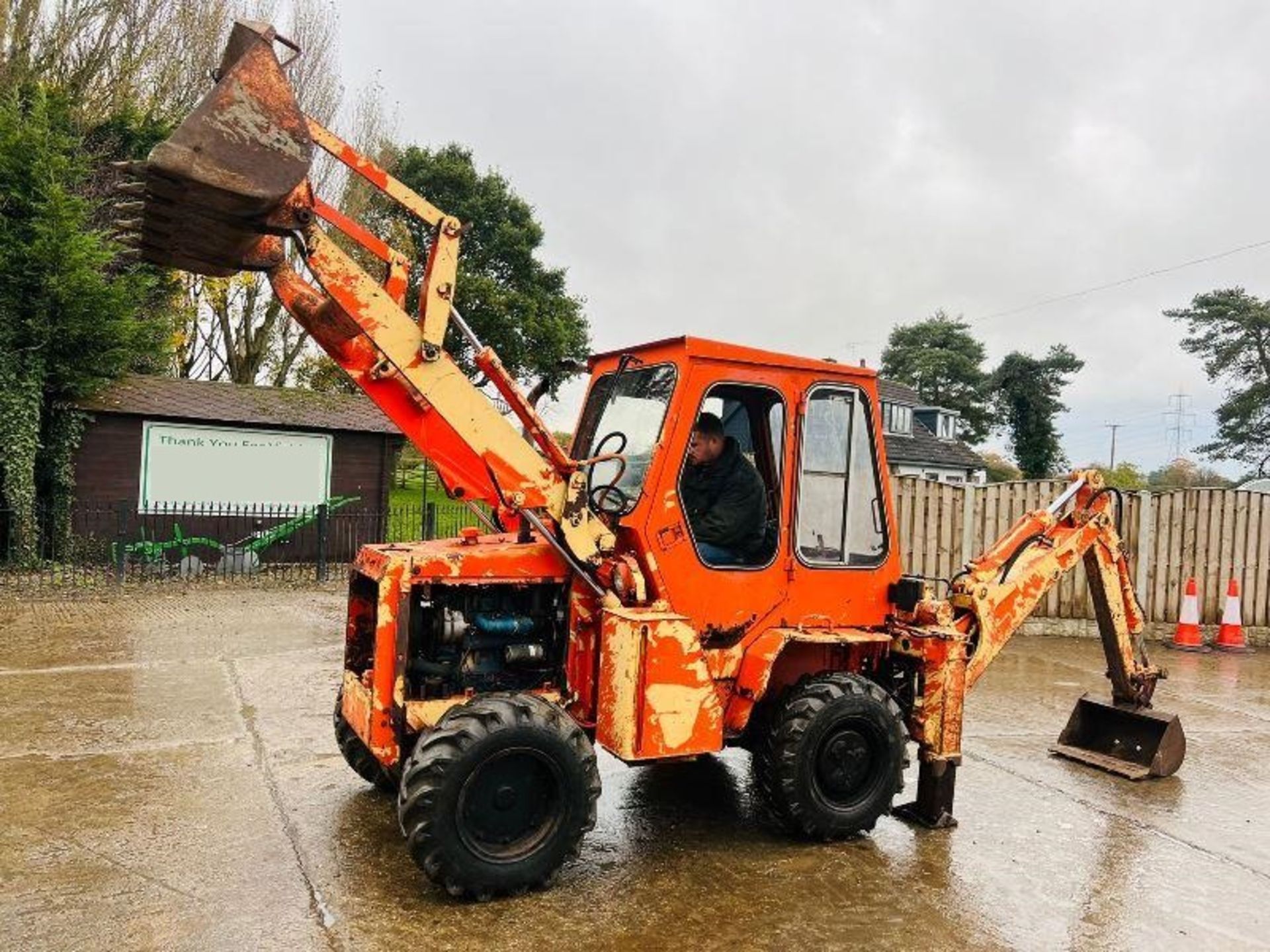 KUBOTA RW25 4WD BACKHOE DIGGER C/W KUBOTA ENGINE - Image 3 of 13