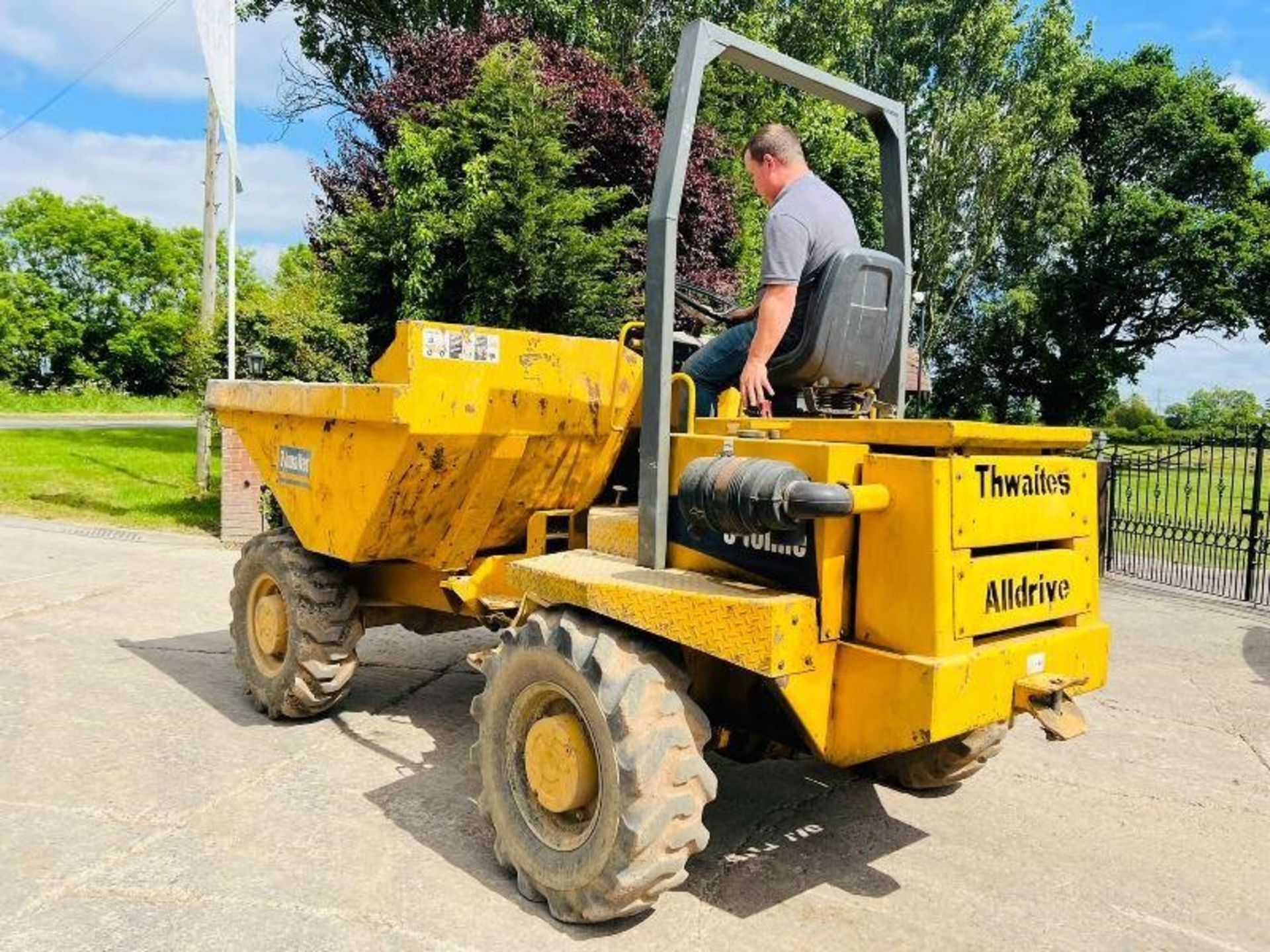 THWAITES 5 TON 4WD DUMPER *2588 HOURS* C/W ROLE BAR & PERKINS ENGINE - Image 5 of 16