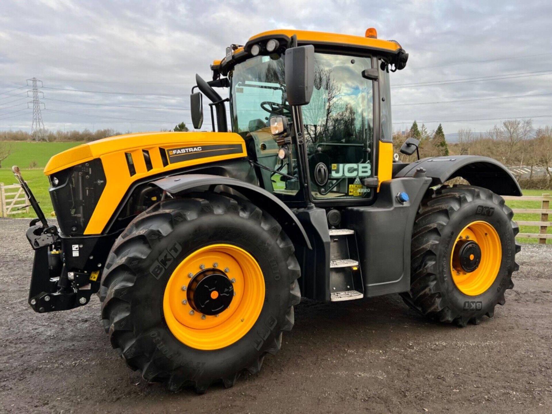 2021 (21) JCB FASTRAC 4220 STAGE V ** FULL SPEC ** LED ROAD LIGHT PACKAGE - Image 10 of 10