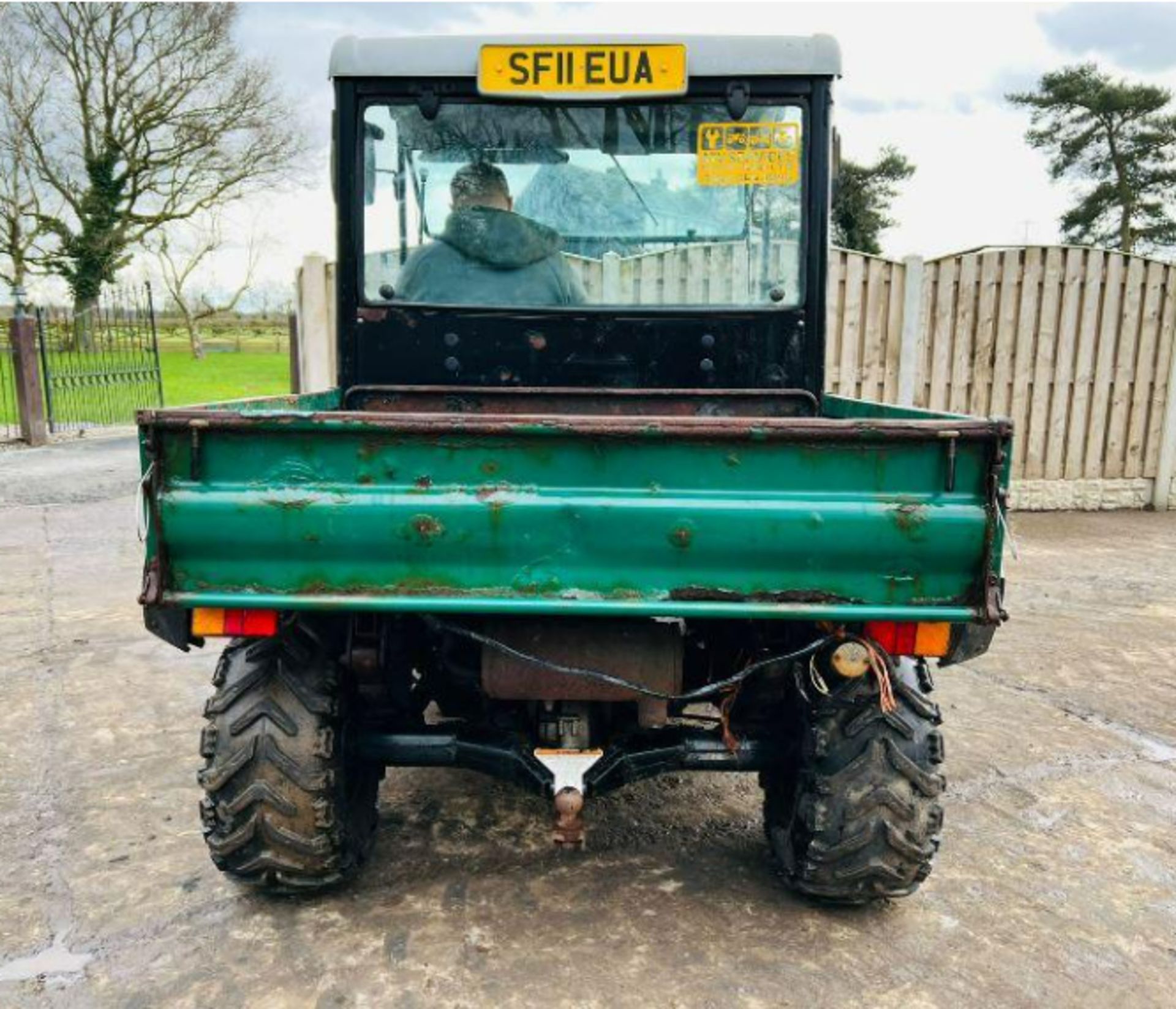 KAWASAKI MULE 4010 DIESEL UTV * YEAR 2011 , ROAD REGISTERED * C/W POWER STEERING - Image 8 of 9